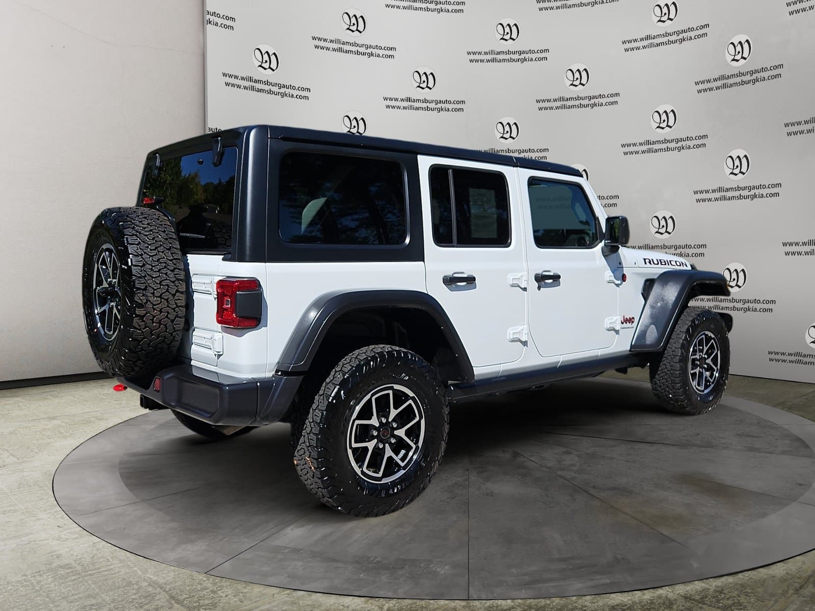 Pre-Owned 2026 Jeep Wrangler Rubicon - photo - 4