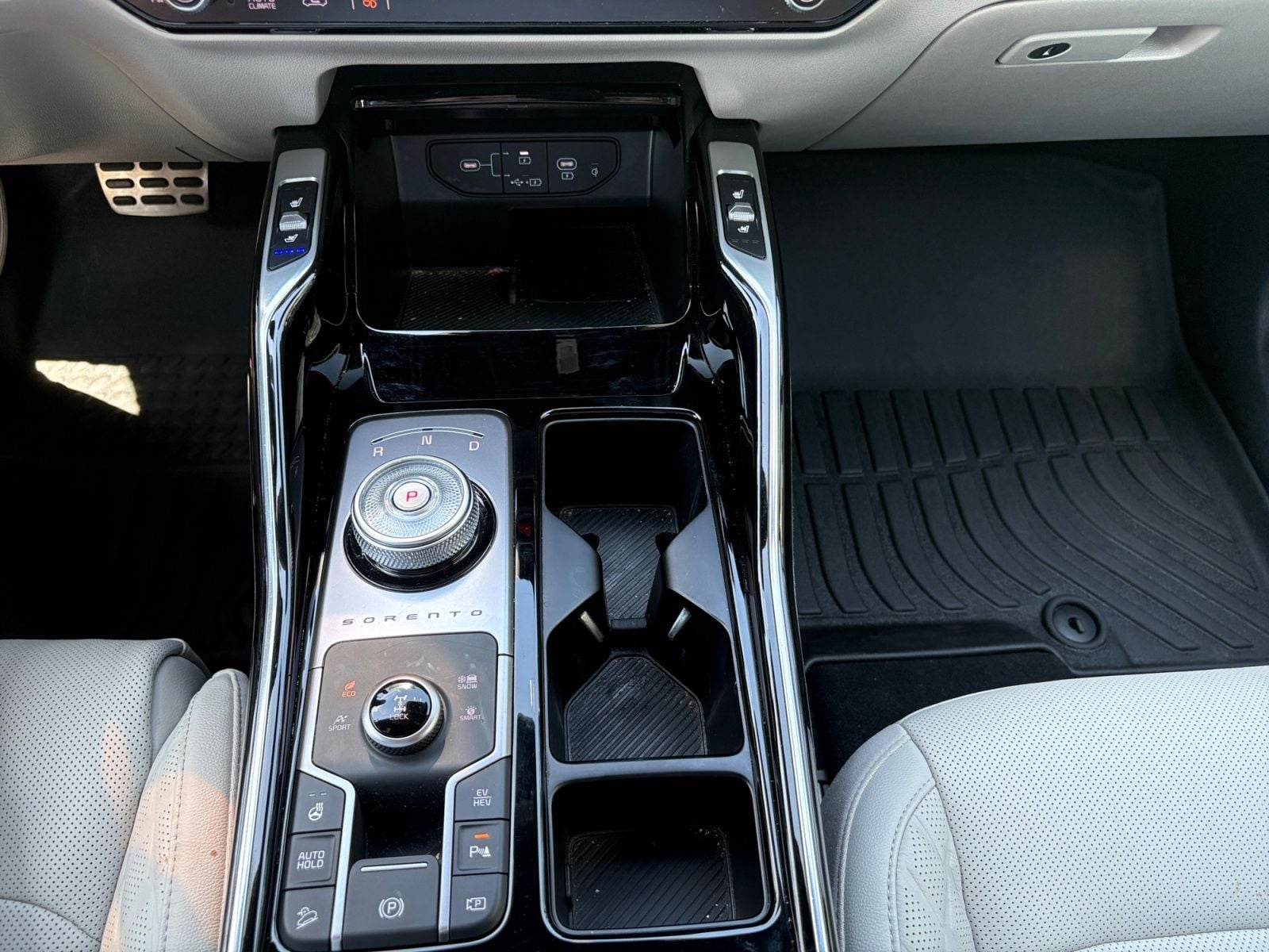 Pre-Owned 2025 Kia Sorento Plug-In Hybrid SX Prestige - photo - 28