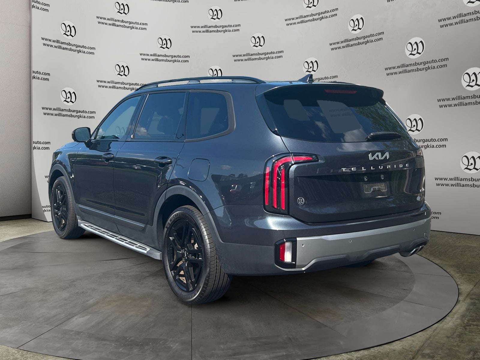Pre-Owned 2023 Kia Telluride SX X-Line - photo - 2
