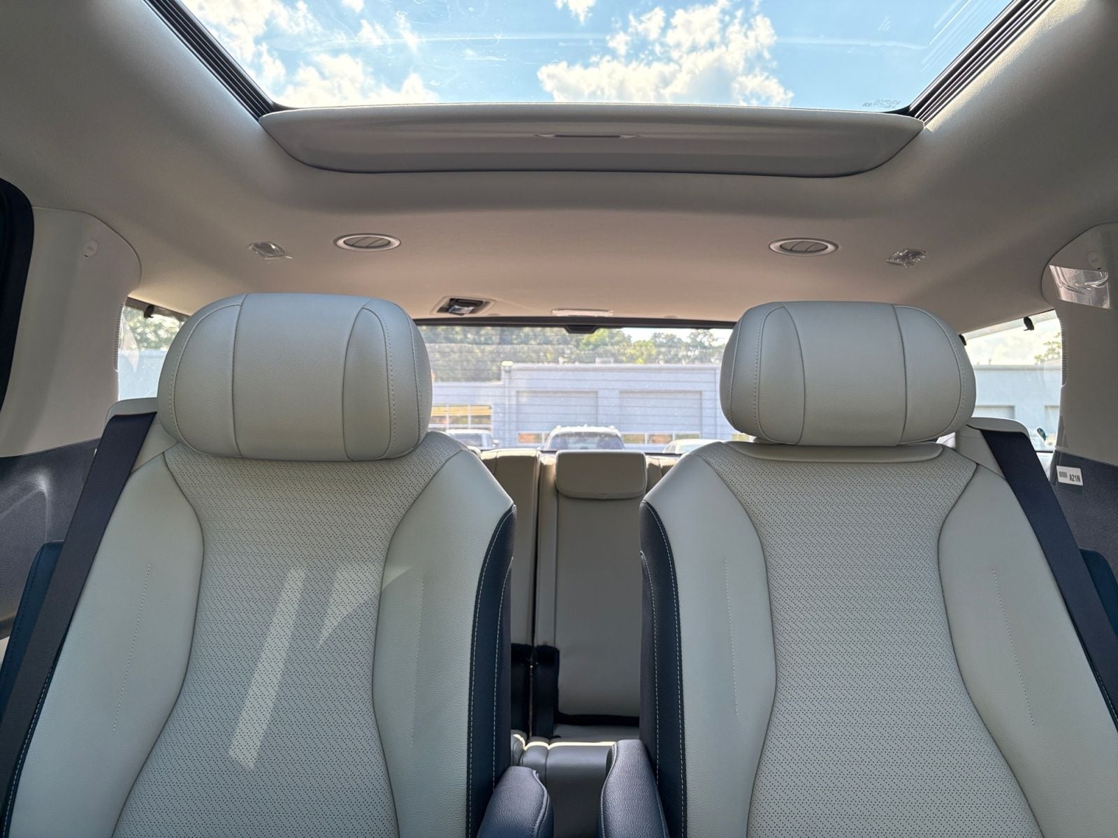 New 2026 Kia Carnival SX Prestige - photo - 27