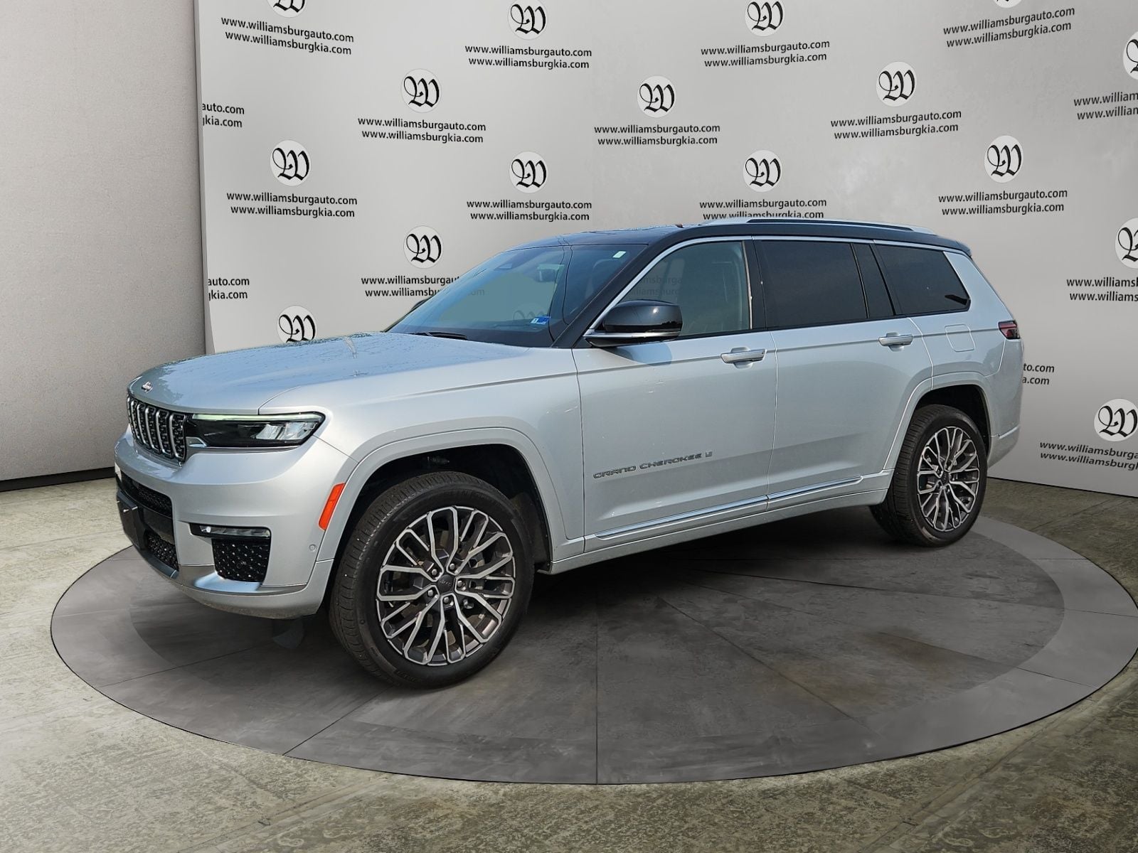 Pre-Owned 2022 Jeep Grand Cherokee L Summit - photo - 0