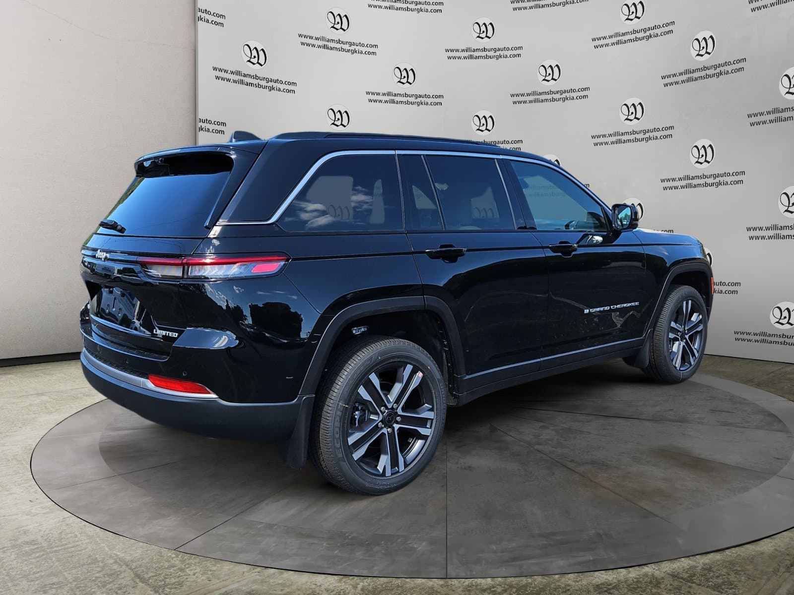 New 2027 Jeep Grand Cherokee Limited - photo - 4