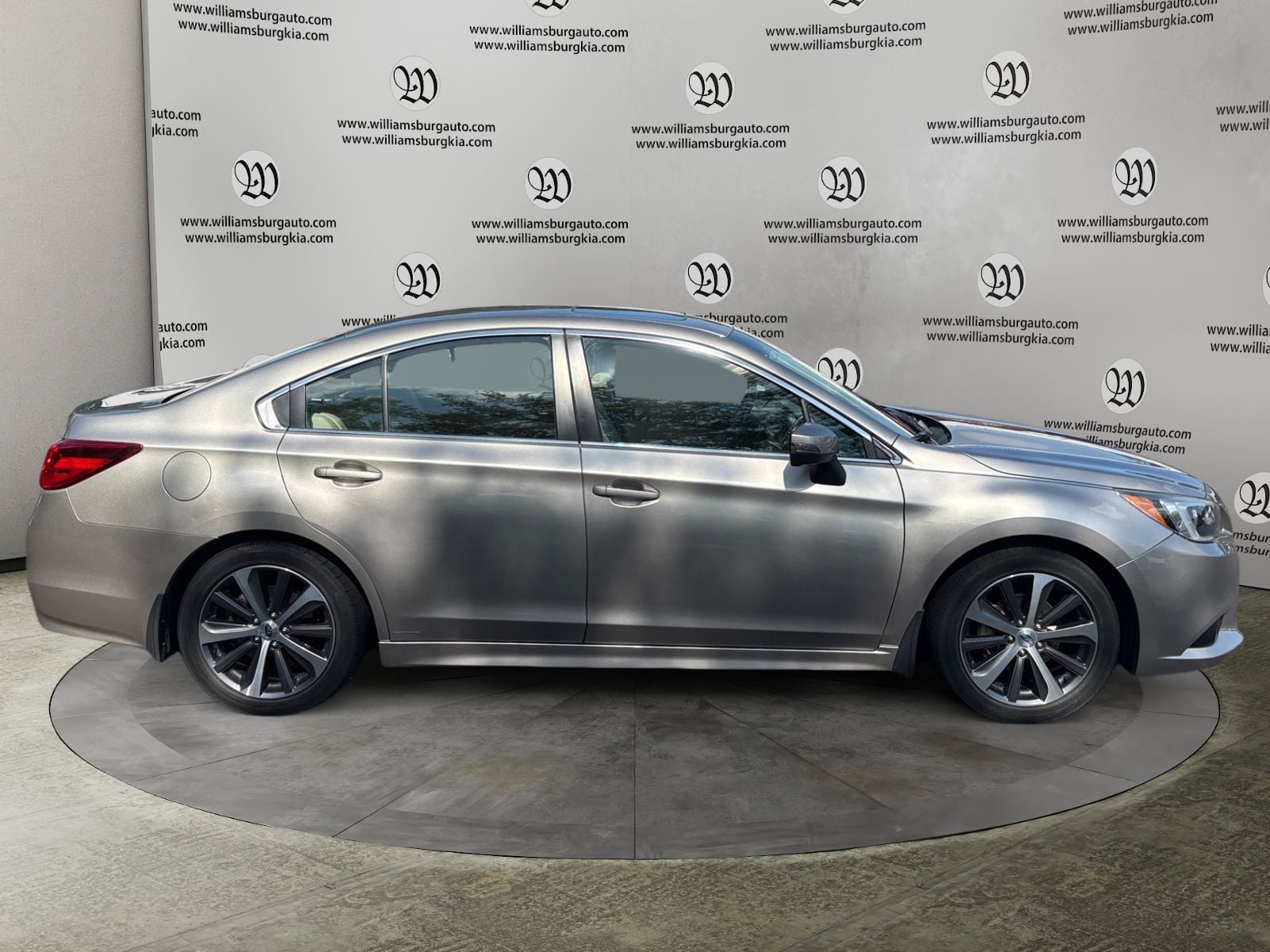 Pre-Owned 2015 Subaru Legacy 2.5i - photo - 5