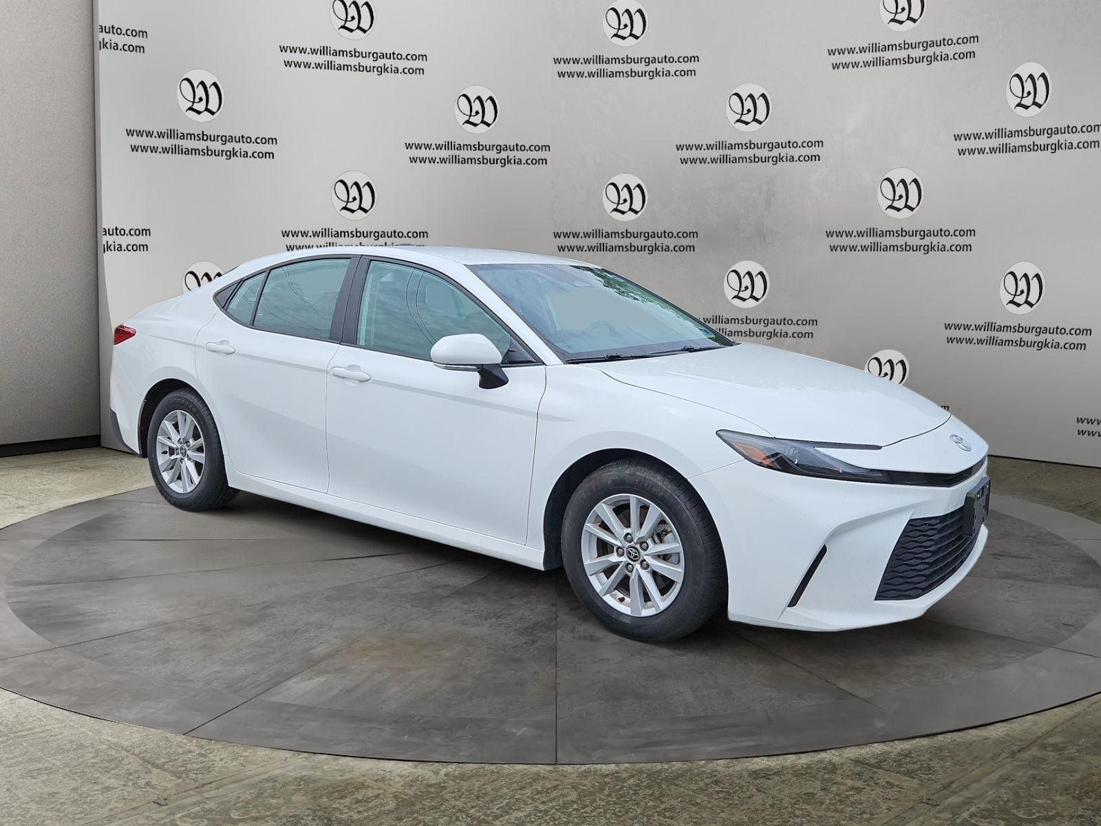 Pre-Owned 2025 Toyota Camry LE - photo - 6