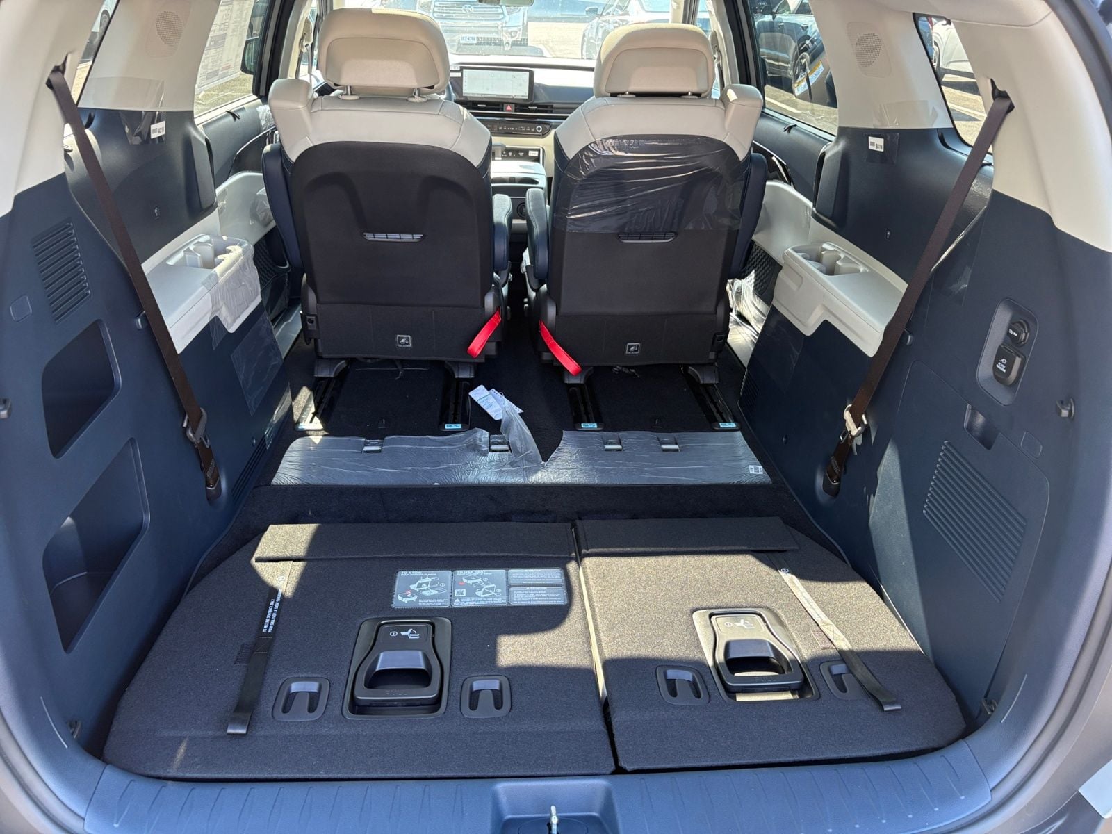 New 2026 Kia Carnival SX Prestige - photo - 17
