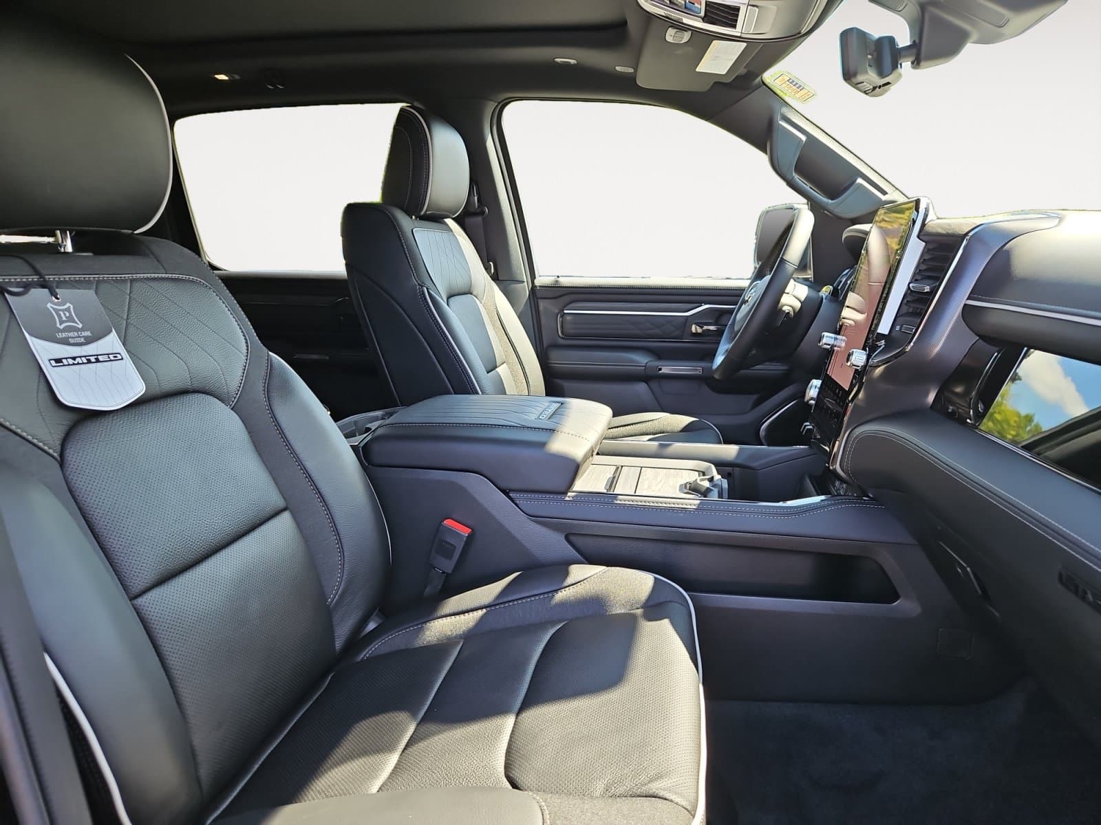 New 2027 Ram 1500 Limited - photo - 14