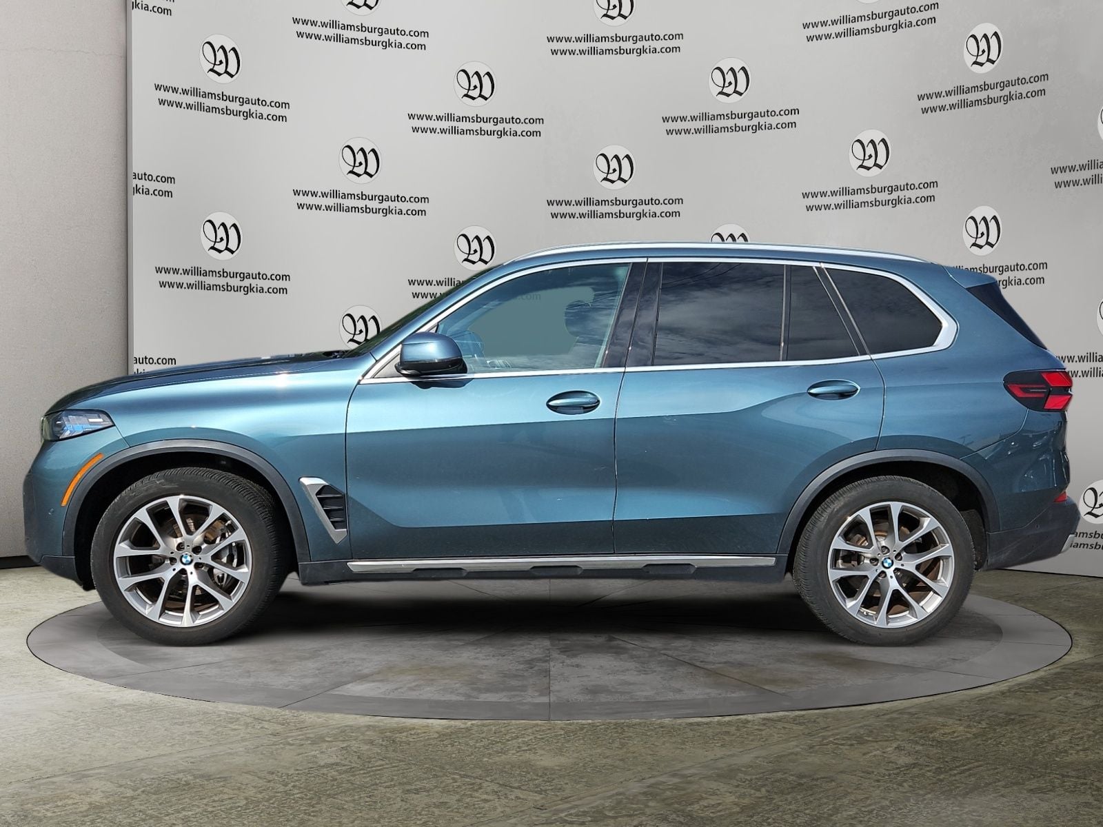 Pre-Owned 2024 BMW X5 xDrive40i - photo - 1
