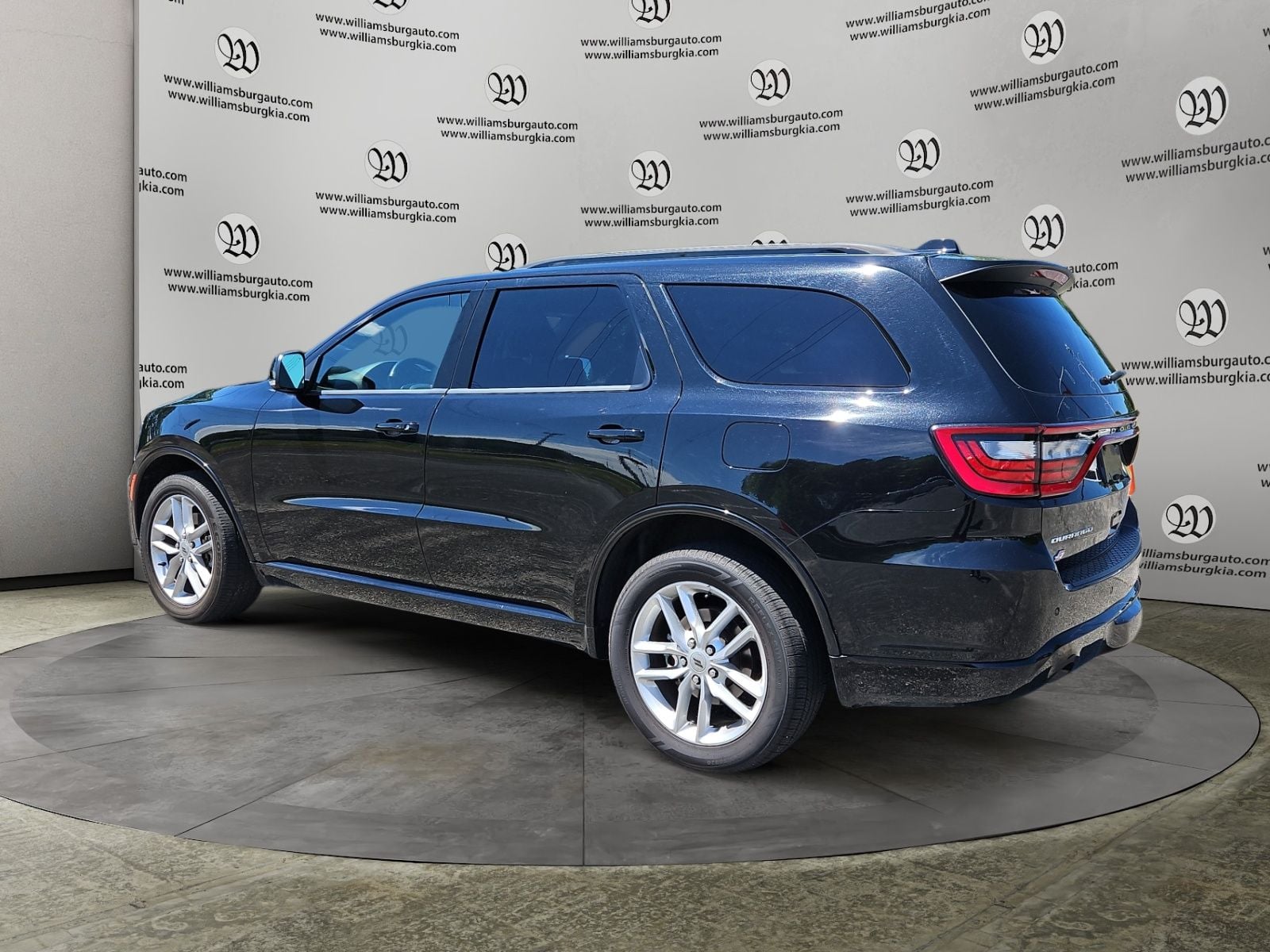 Pre-Owned 2024 Dodge Durango GT Plus - photo - 2