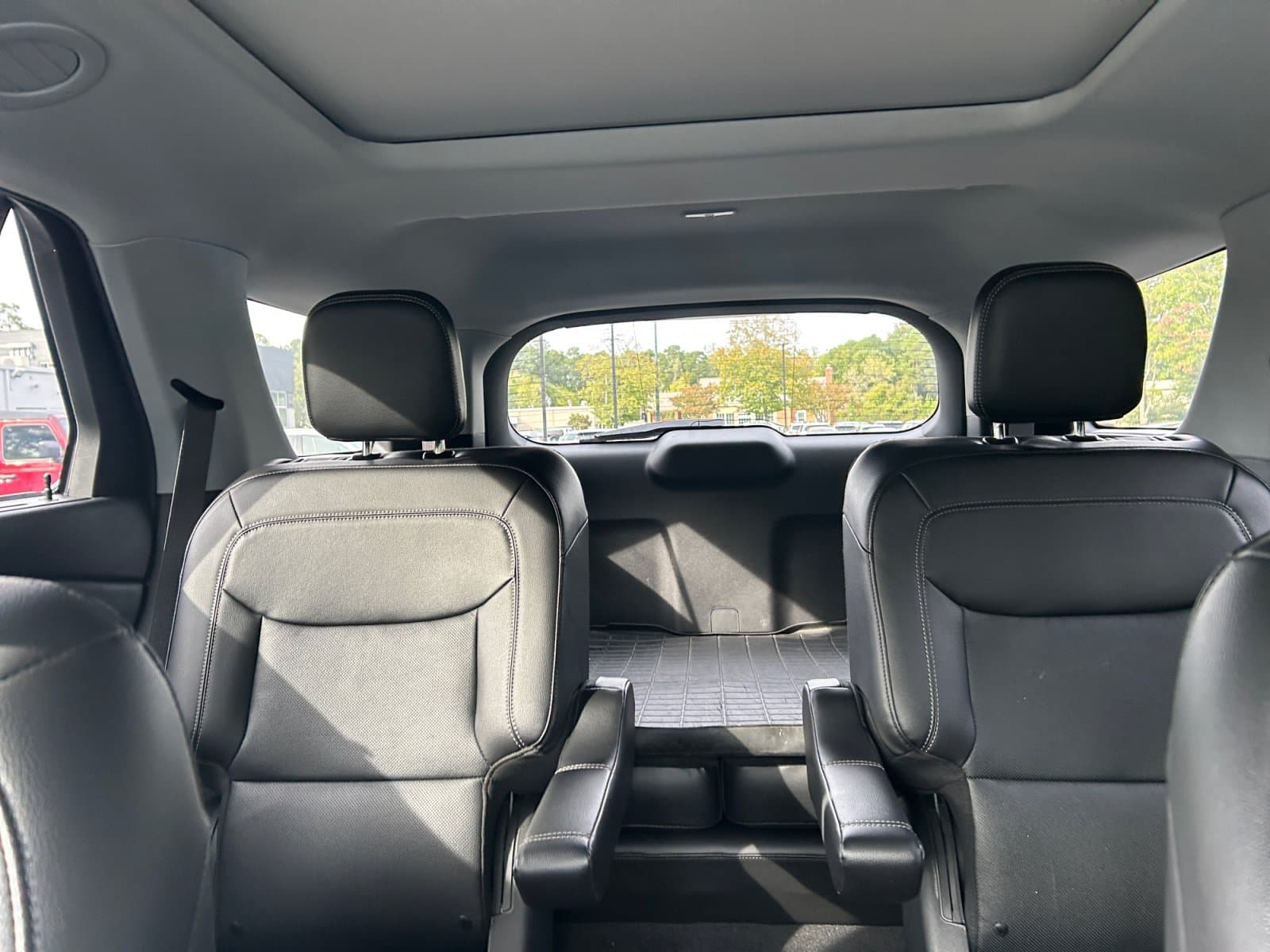 Pre-Owned 2023 Ford Explorer Limited - photo - 29