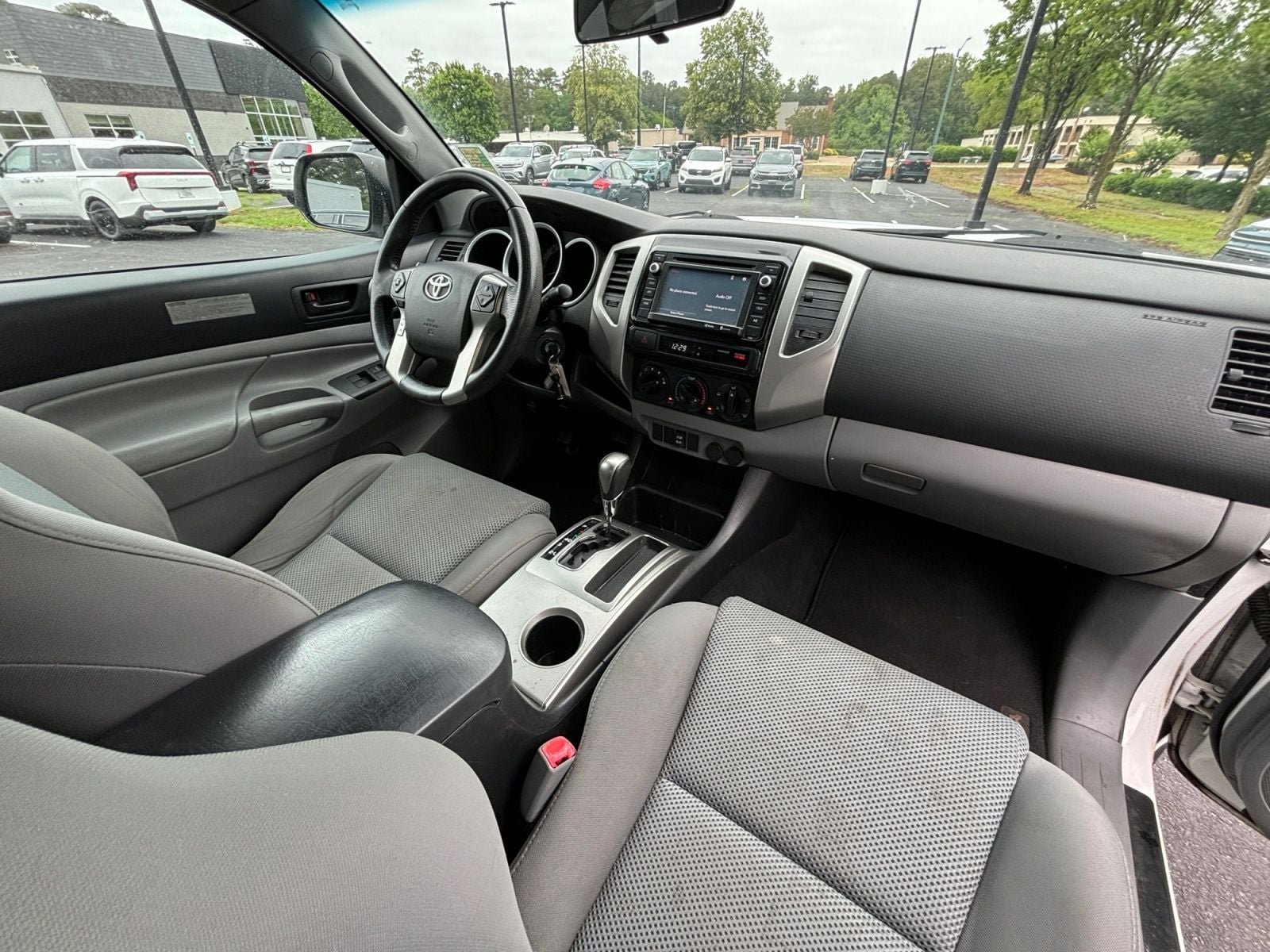 Pre-Owned 2014 Toyota Tacoma PreRunner - photo - 16