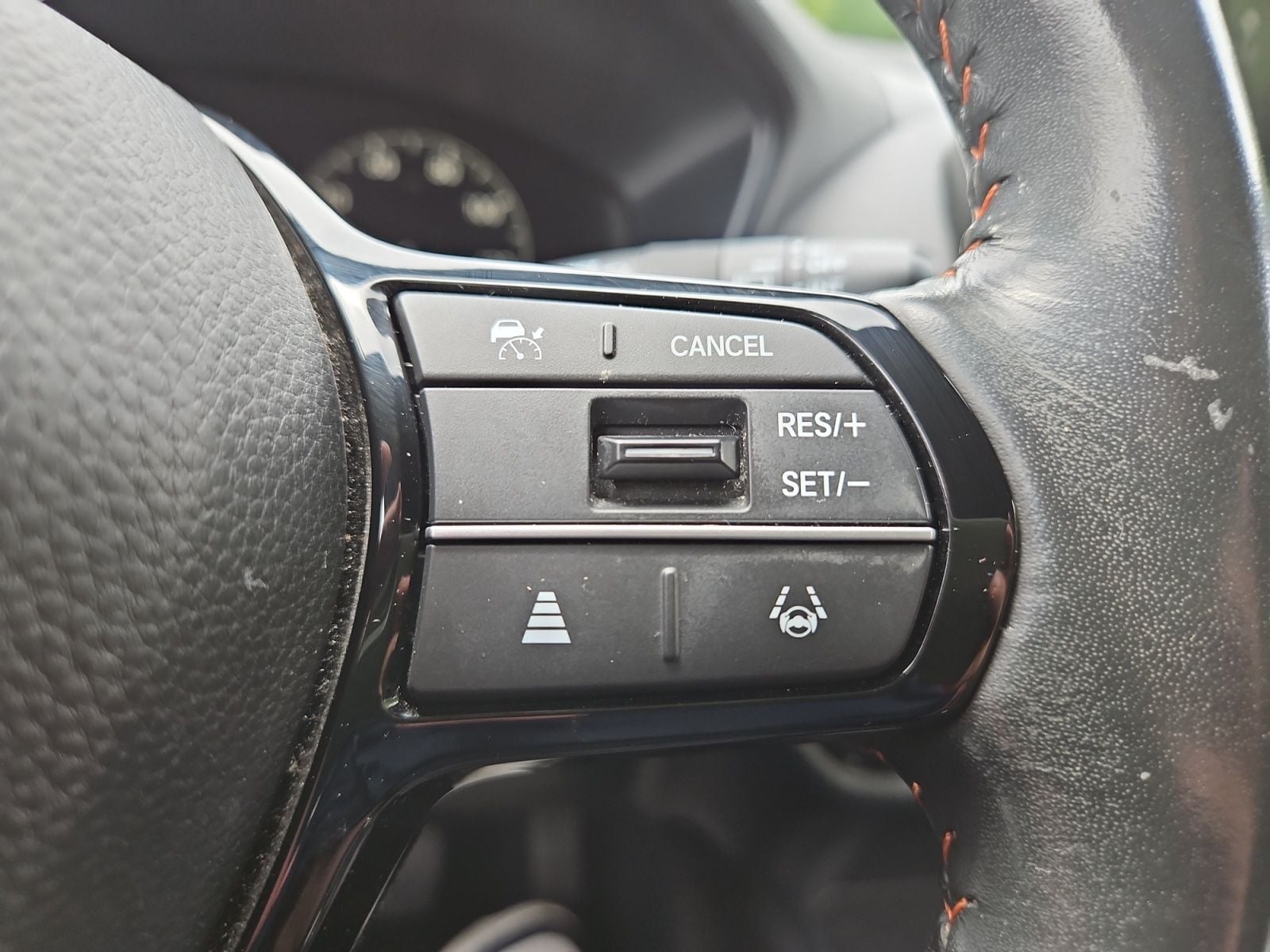 Pre-Owned 2023 Honda HR-V Sport - photo - 25