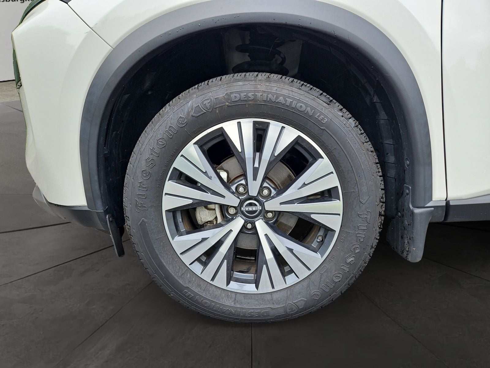 Pre-Owned 2023 Nissan Rogue SV - photo - 13