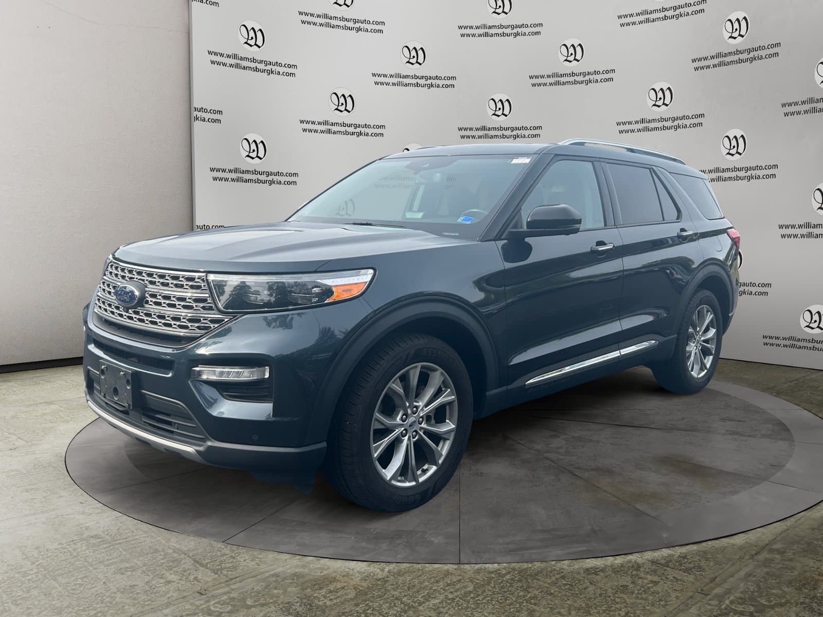 Pre-Owned 2023 Ford Explorer Limited - photo - 0