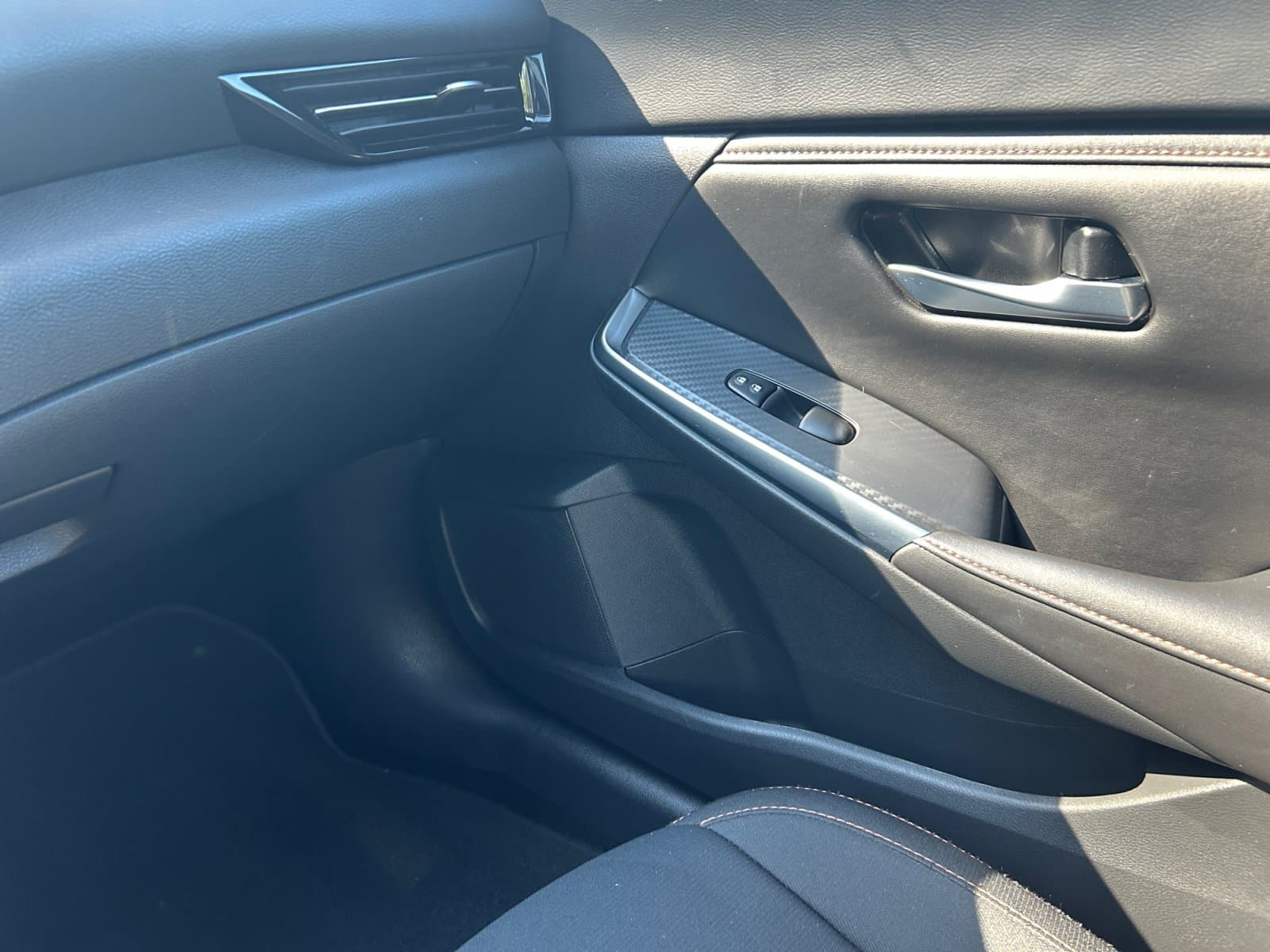 Pre-Owned 2023 Nissan Sentra SR - photo - 24