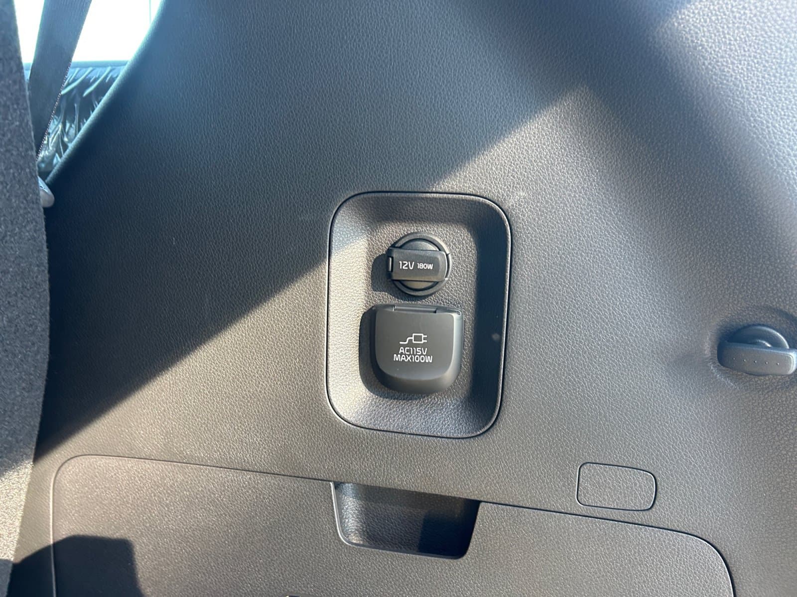 New 2027 Kia Carnival Hybrid SX Prestige - photo - 17