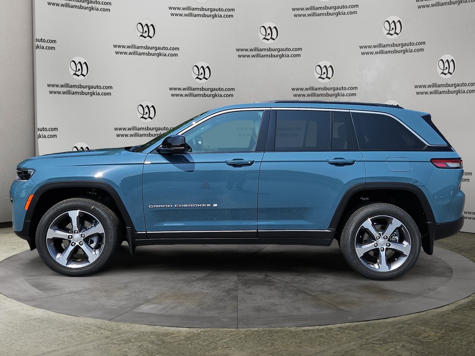 New 2026 Jeep Grand Cherokee Limited - photo - 1