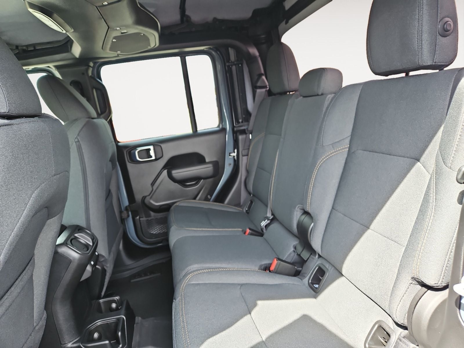 New 2026 Jeep Gladiator Sport S - photo - 12