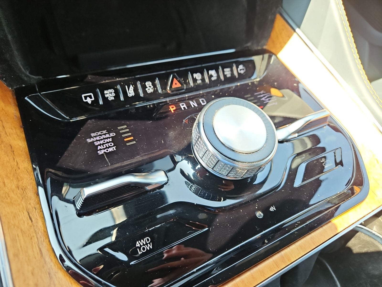 Pre-Owned 2022 Jeep Grand Wagoneer Series II - photo - 27
