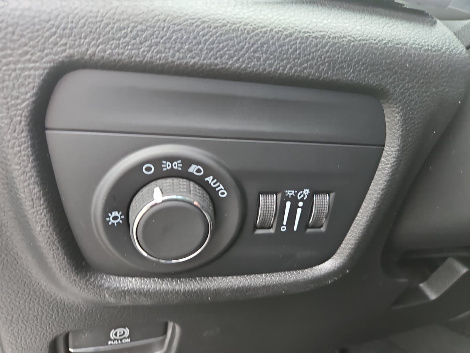 New 2026 Jeep Grand Cherokee Altitude - photo - 21