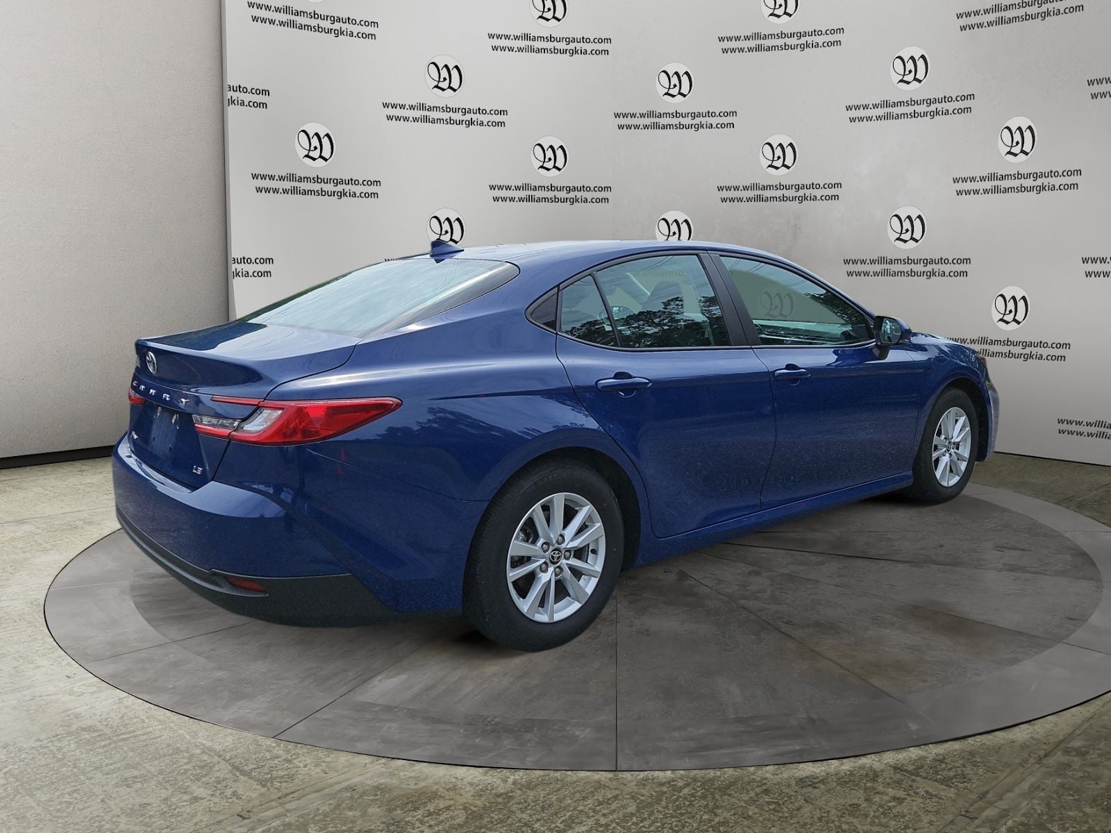 Pre-Owned 2025 Toyota Camry LE - photo - 4