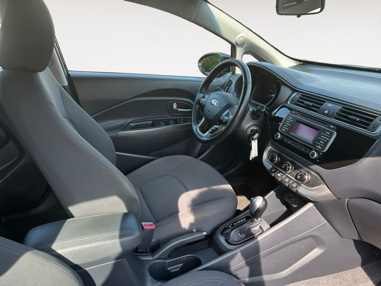 Pre-Owned 2016 Kia Rio EX - photo - 14