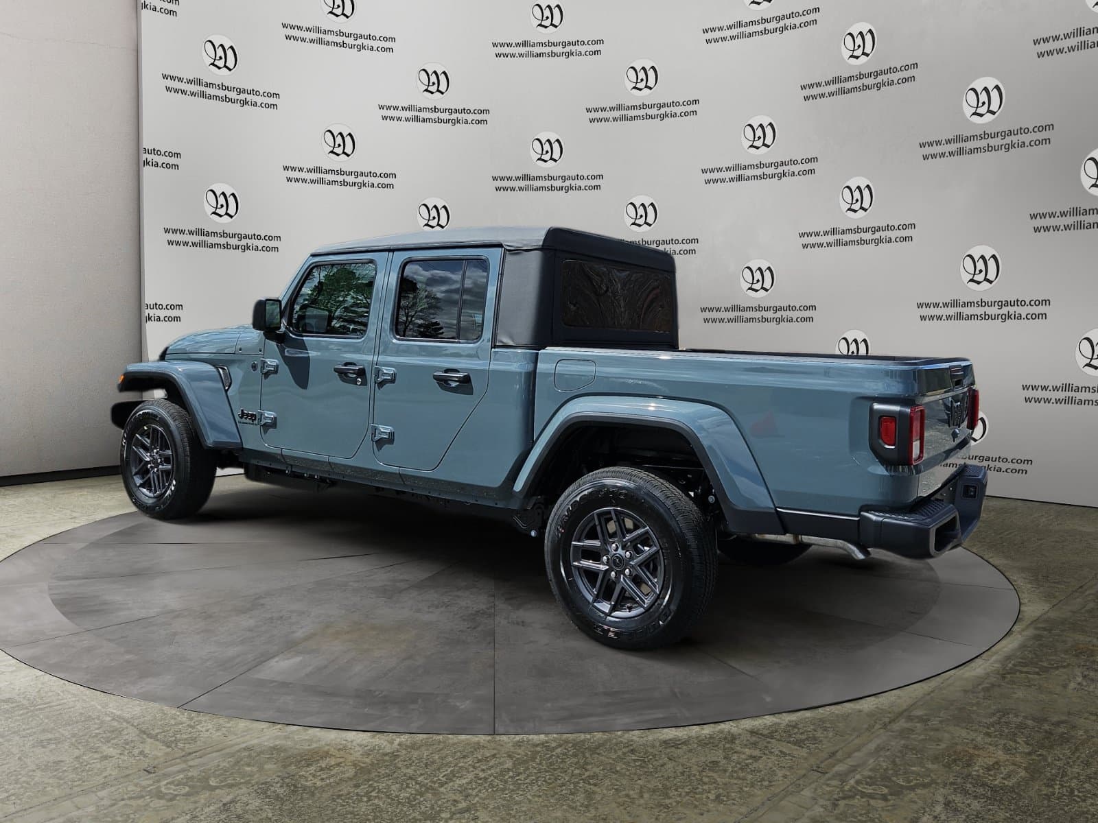 New 2026 Jeep Gladiator Sport S - photo - 2