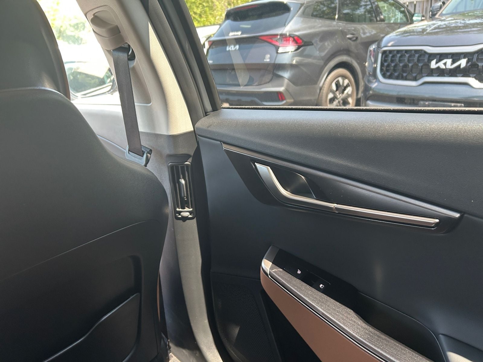 New 2026 Kia EV6 Wind - photo - 25