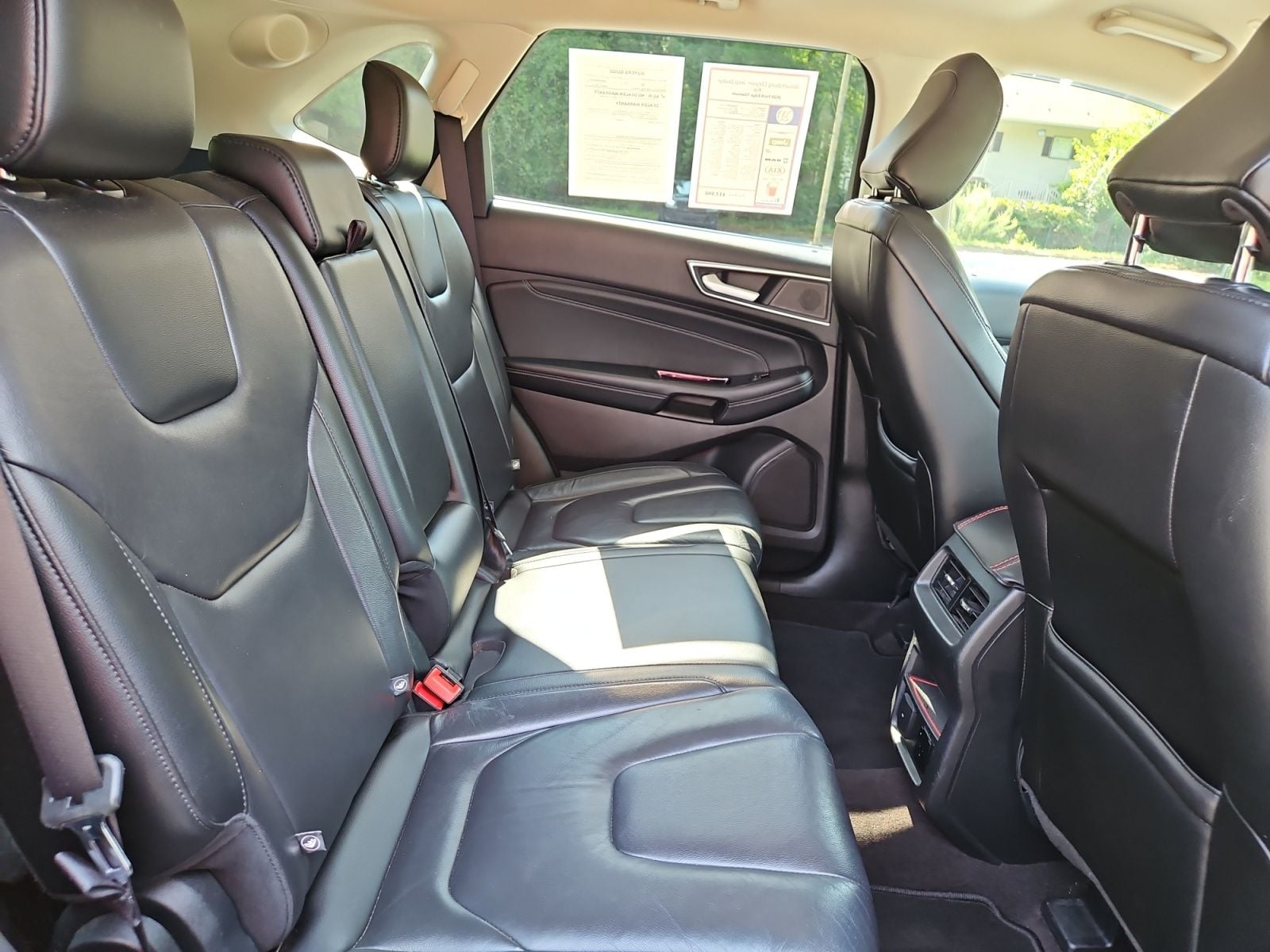 Pre-Owned 2020 Ford Edge Titanium - photo - 16