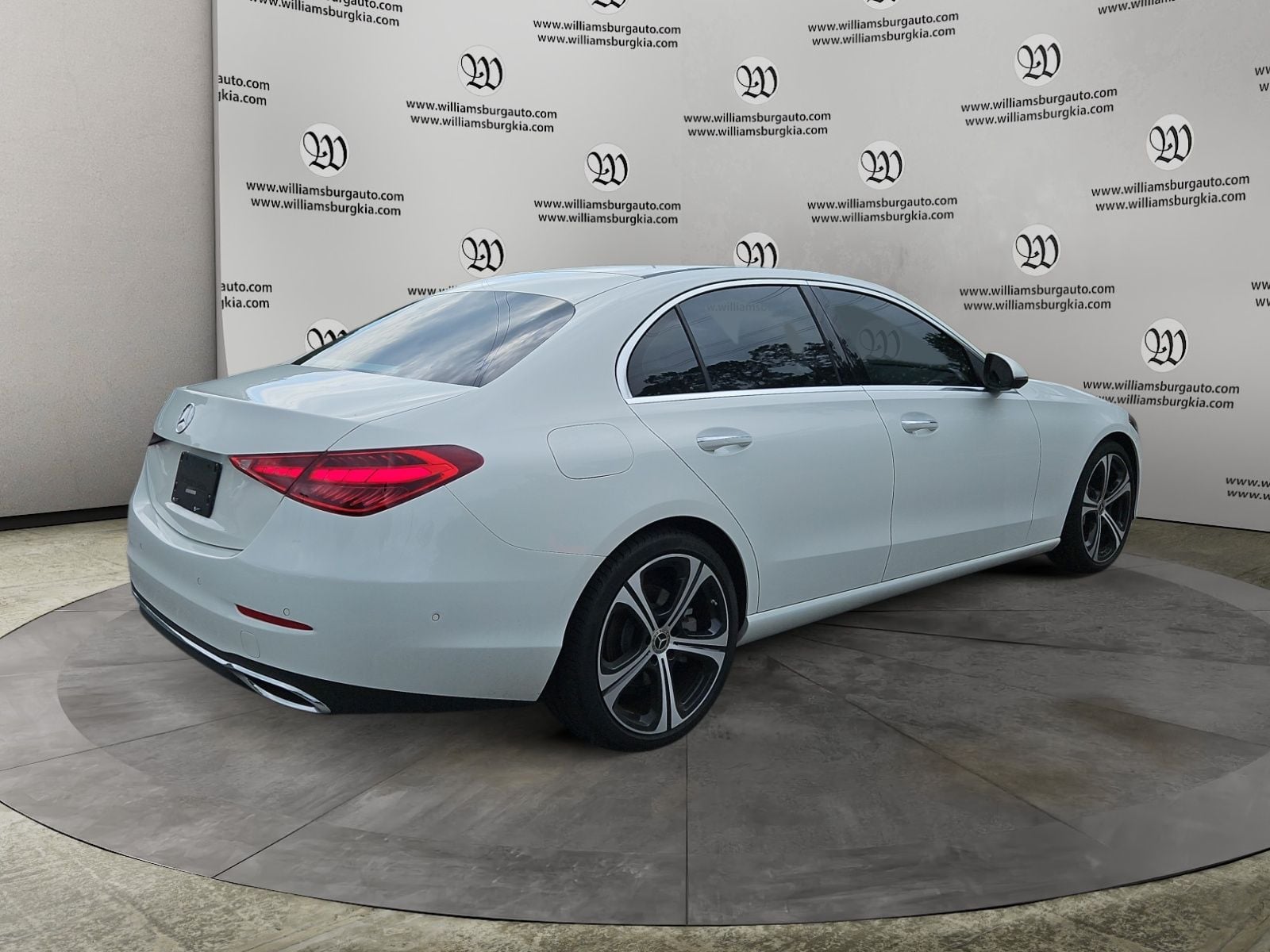Pre-Owned 2024 Mercedes-Benz C-Class C 300 - photo - 4