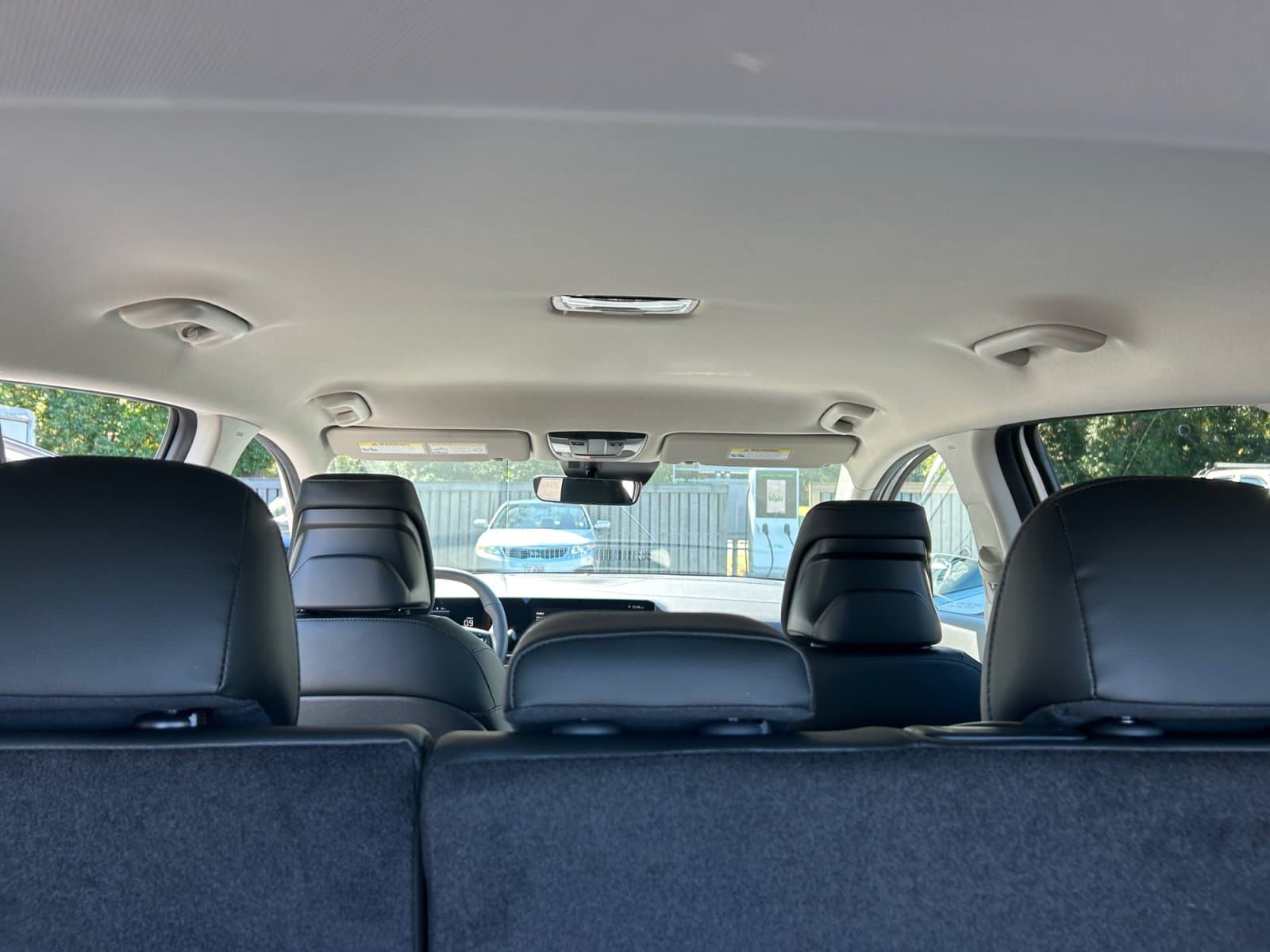 New 2027 Kia Sportage EX - photo - 17