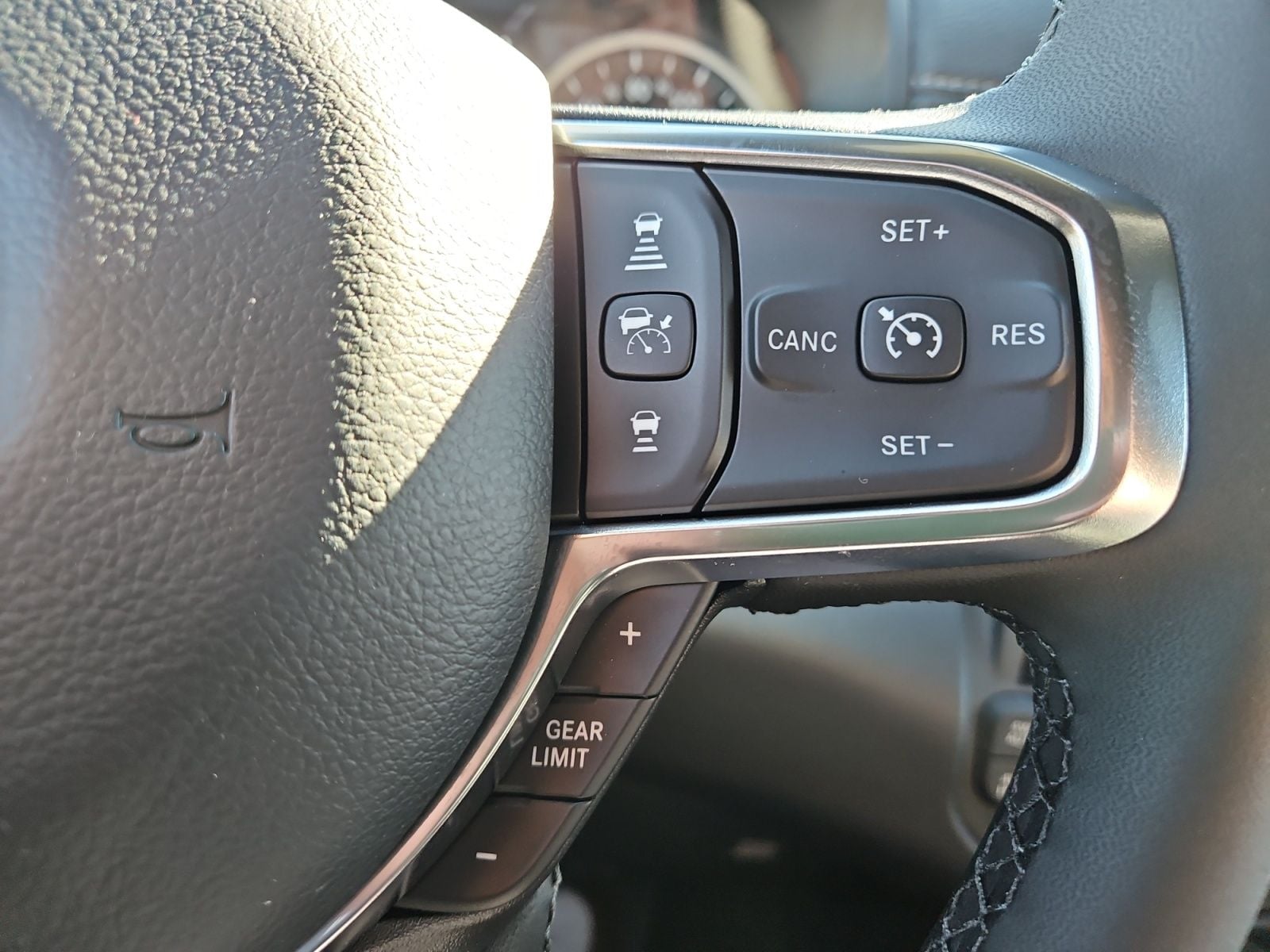 New 2026 Ram 1500 Laramie - photo - 25