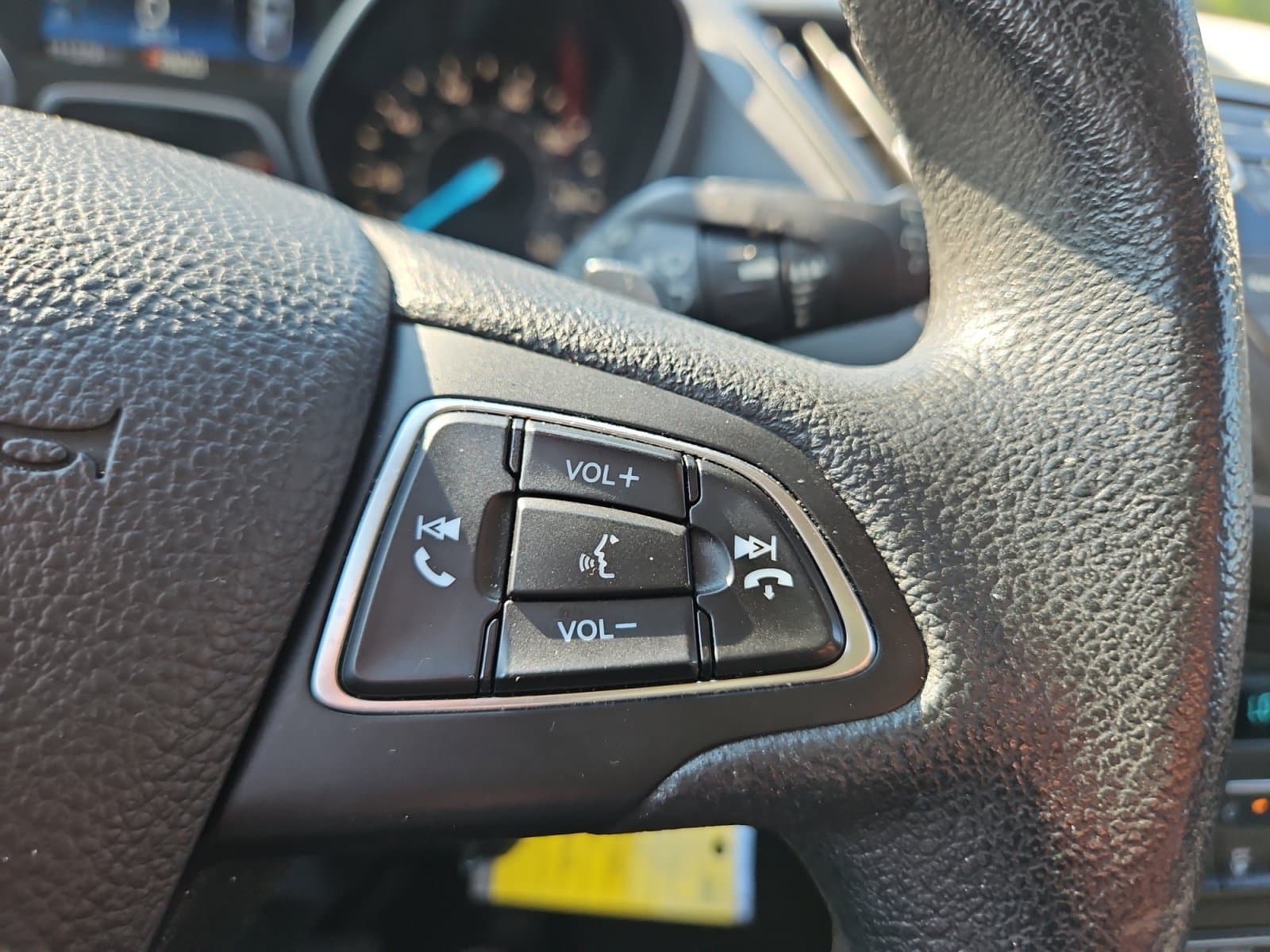 Pre-Owned 2017 Ford Escape SE - photo - 24