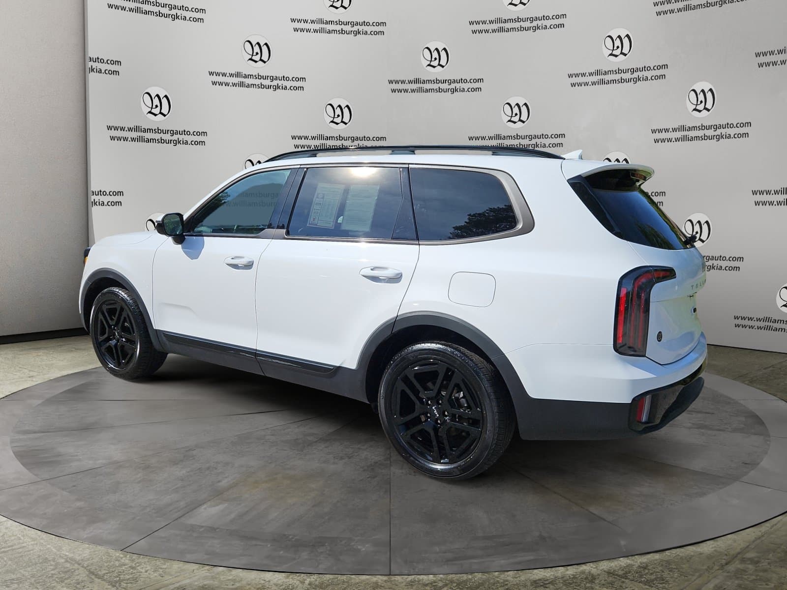 Pre-Owned 2024 Kia Telluride SX-Prestige X-Line - photo - 2