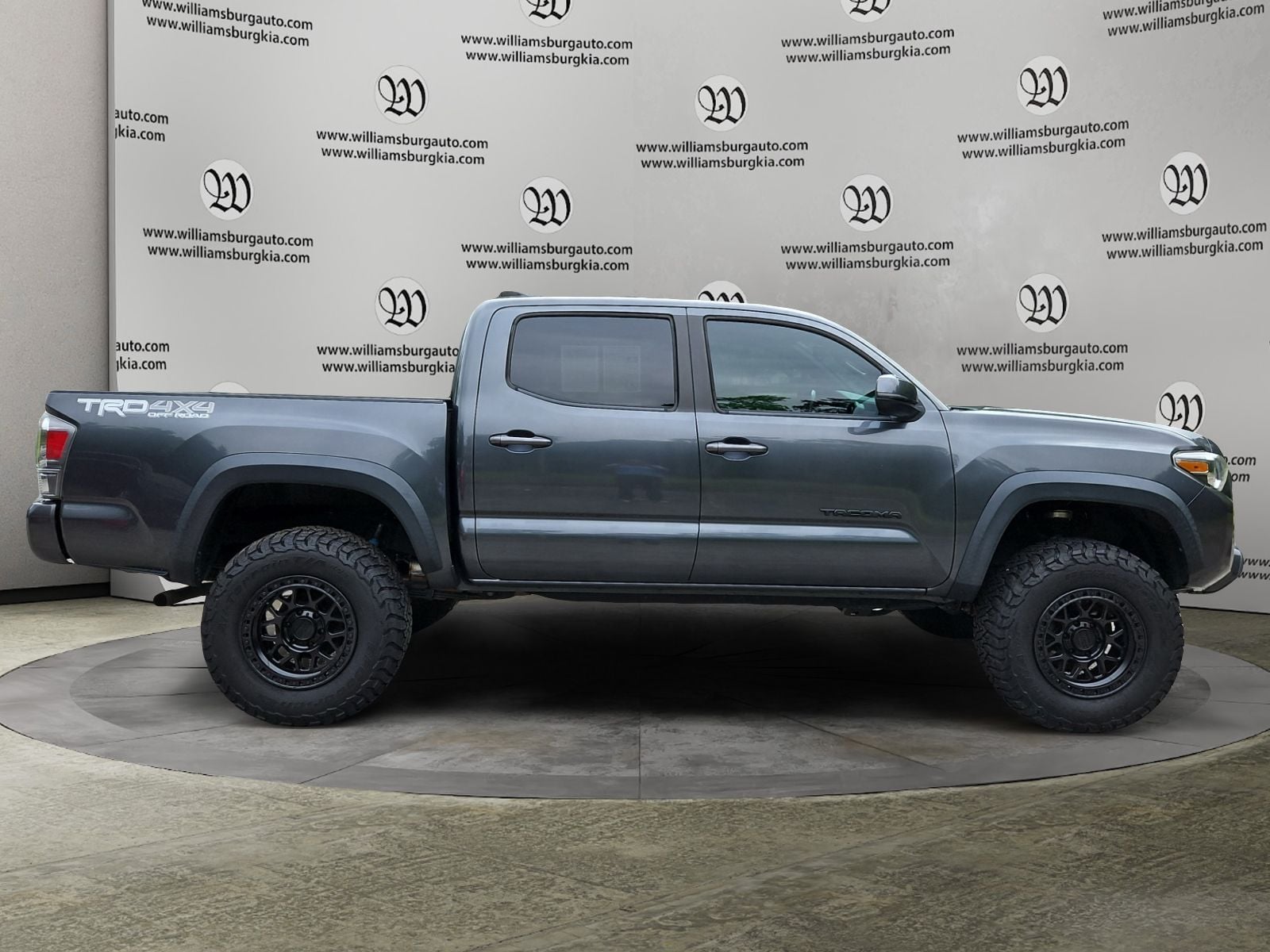 Pre-Owned 2020 Toyota Tacoma TRD Off-Road - photo - 5