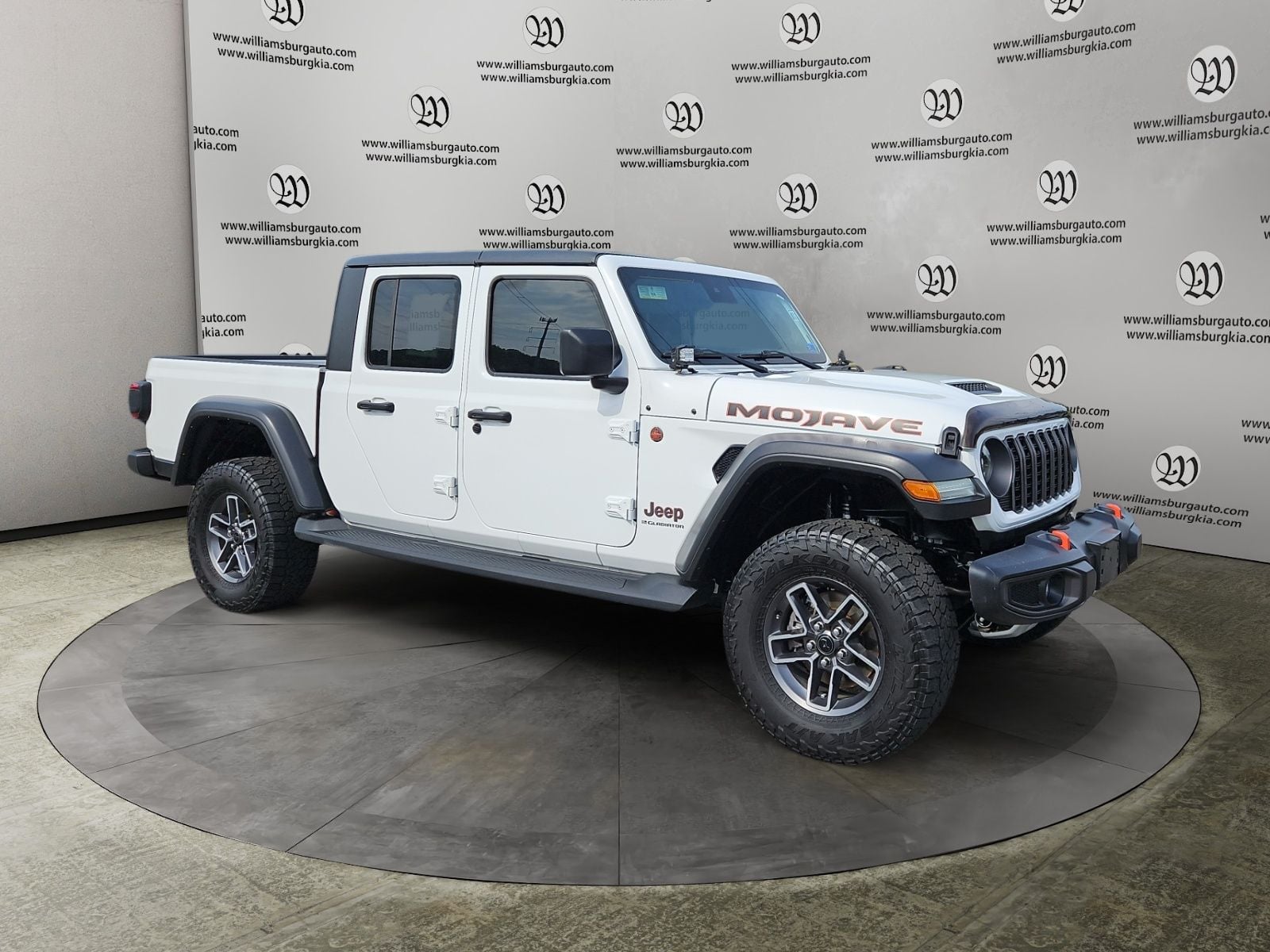 Pre-Owned 2024 Jeep Gladiator Mojave - photo - 6
