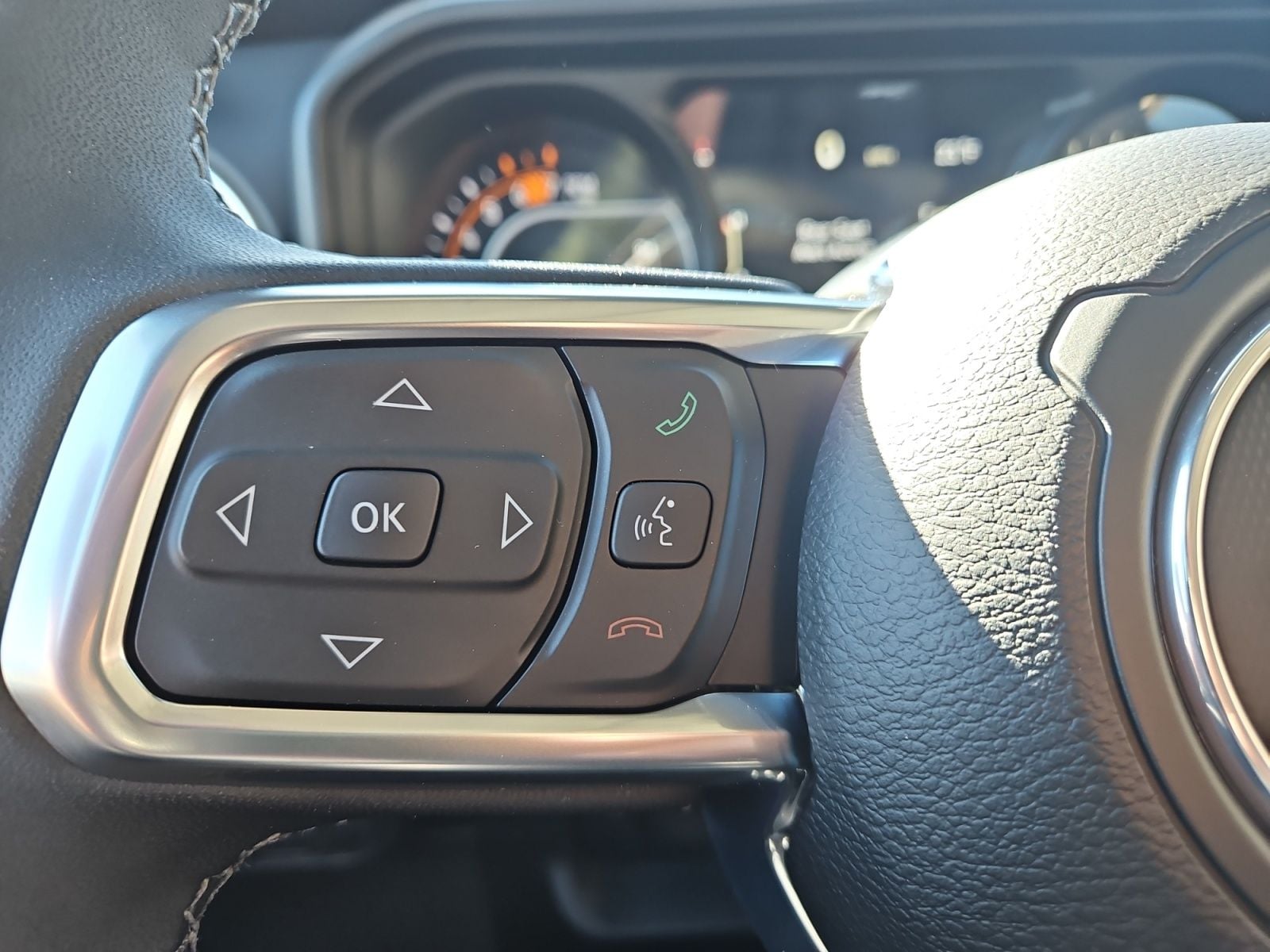 New 2025 Jeep Wrangler Sahara - photo - 24