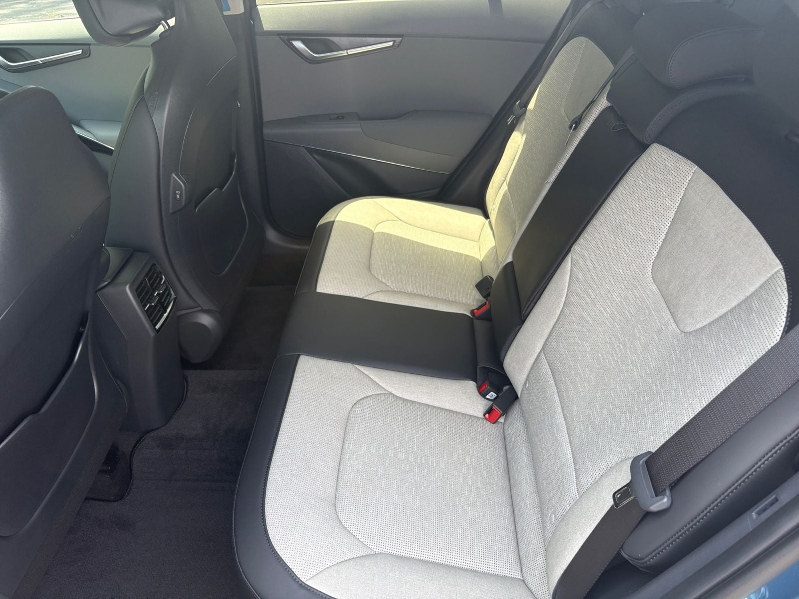 New 2026 Kia Niro SX - photo - 16