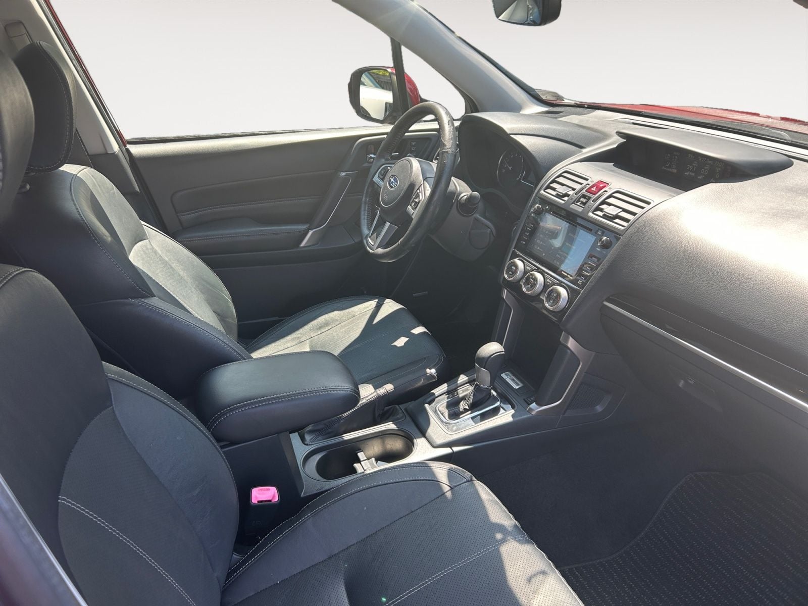 Pre-Owned 2017 Subaru Forester 2.5i Touring - photo - 14