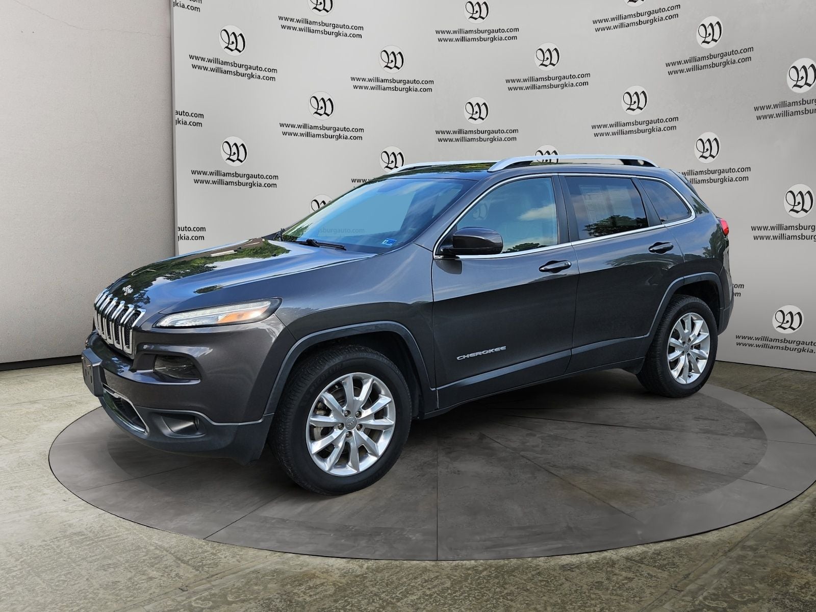 Pre-Owned 2017 Jeep Cherokee Limited - photo - 0