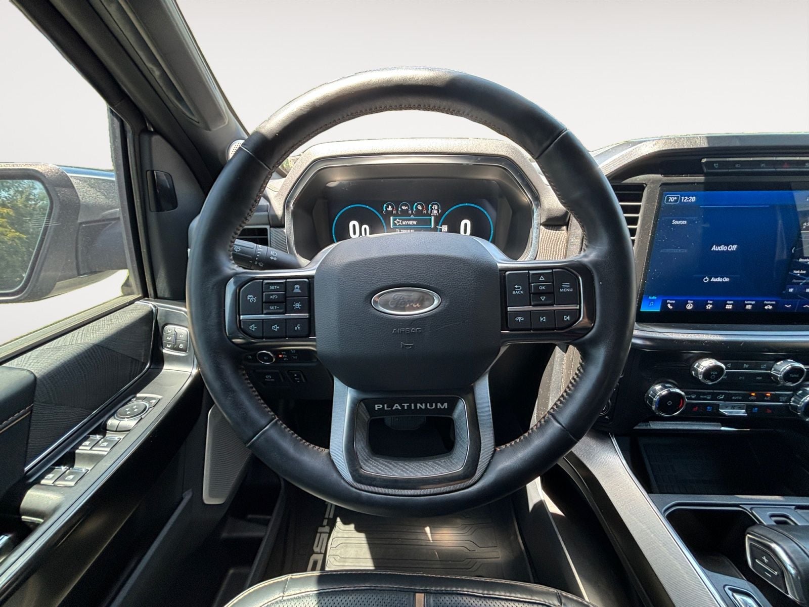 Pre-Owned 2022 Ford F-150 Platinum - photo - 11