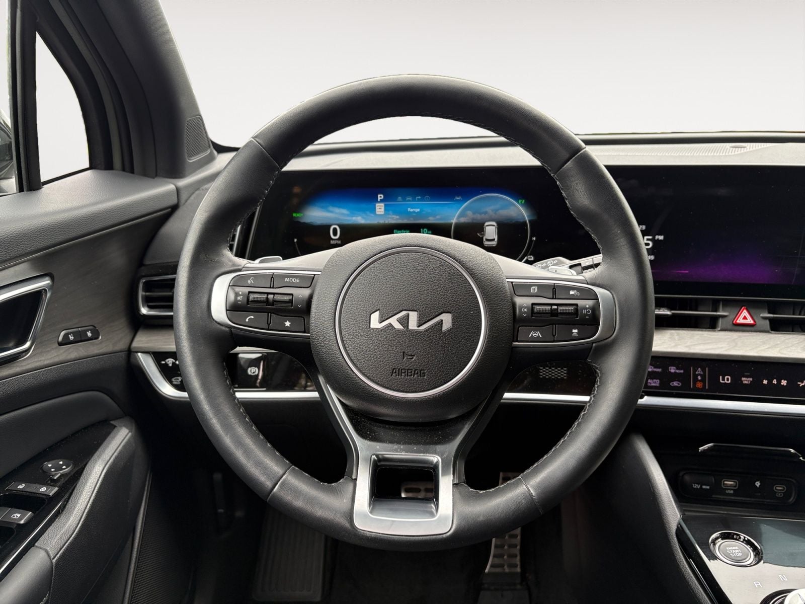 Pre-Owned 2024 Kia Sportage Plug-In Hybrid X-Line Prestige - photo - 11