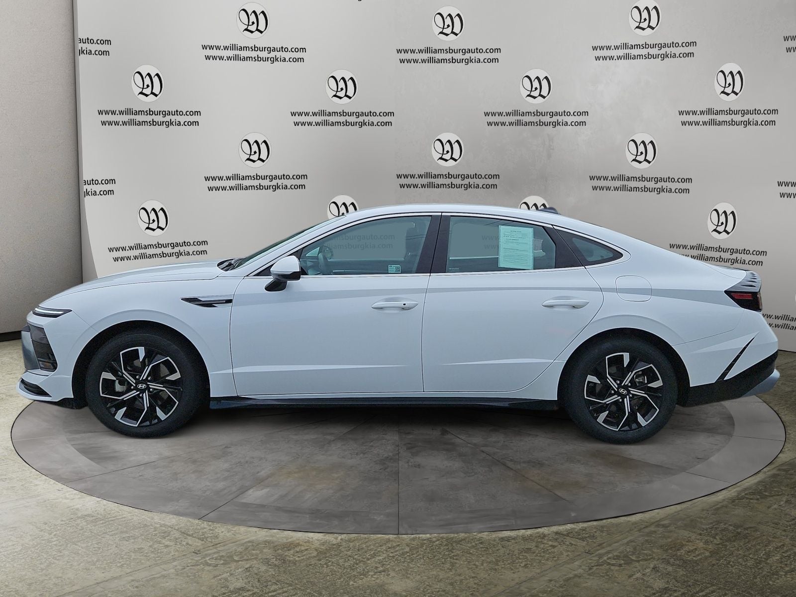 Pre-Owned 2025 Hyundai Sonata SEL - photo - 1