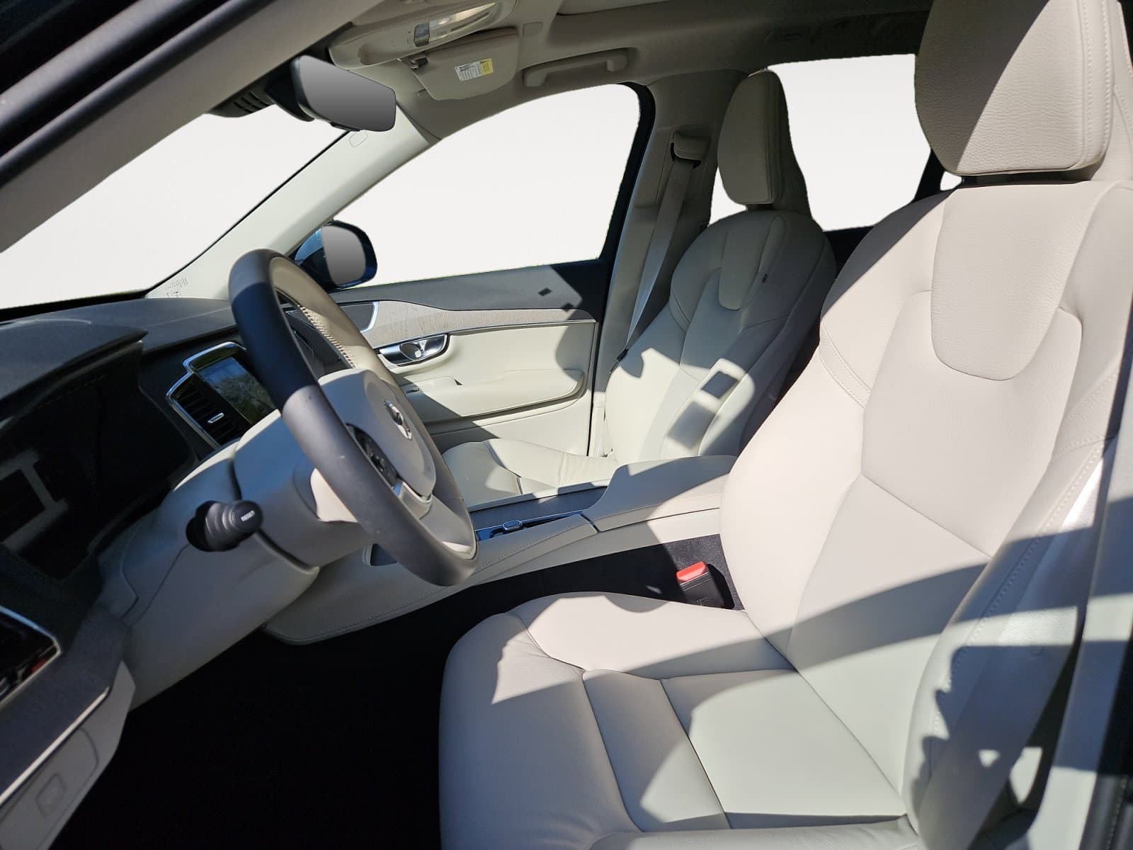 Pre-Owned 2025 Volvo XC90 B6 Plus 7-Seater - photo - 8