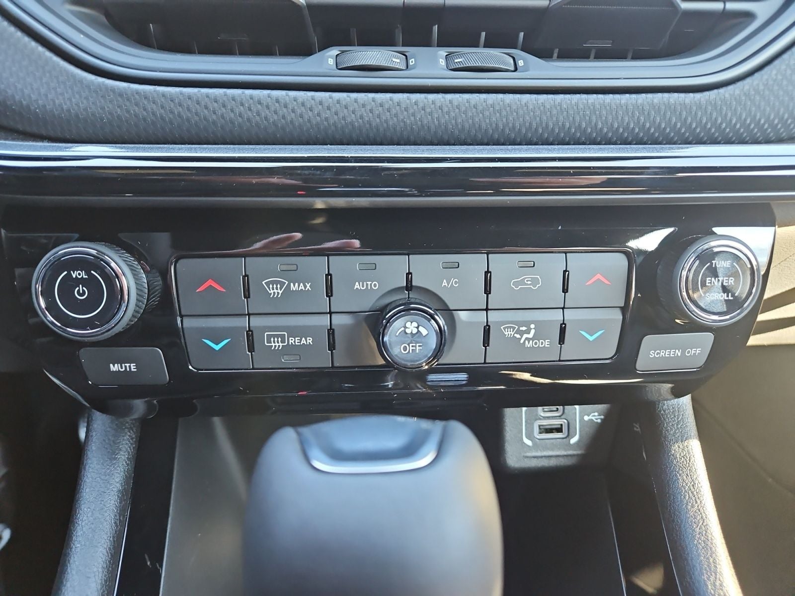 New 2026 Jeep Compass Limited - photo - 27