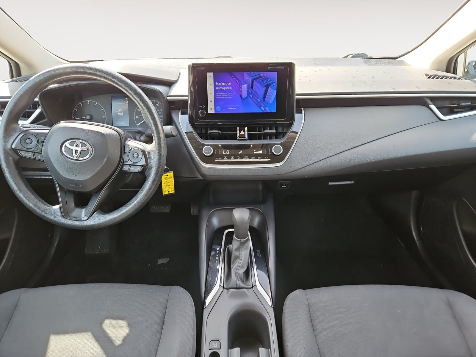 Pre-Owned 2024 Toyota Corolla LE - photo - 9