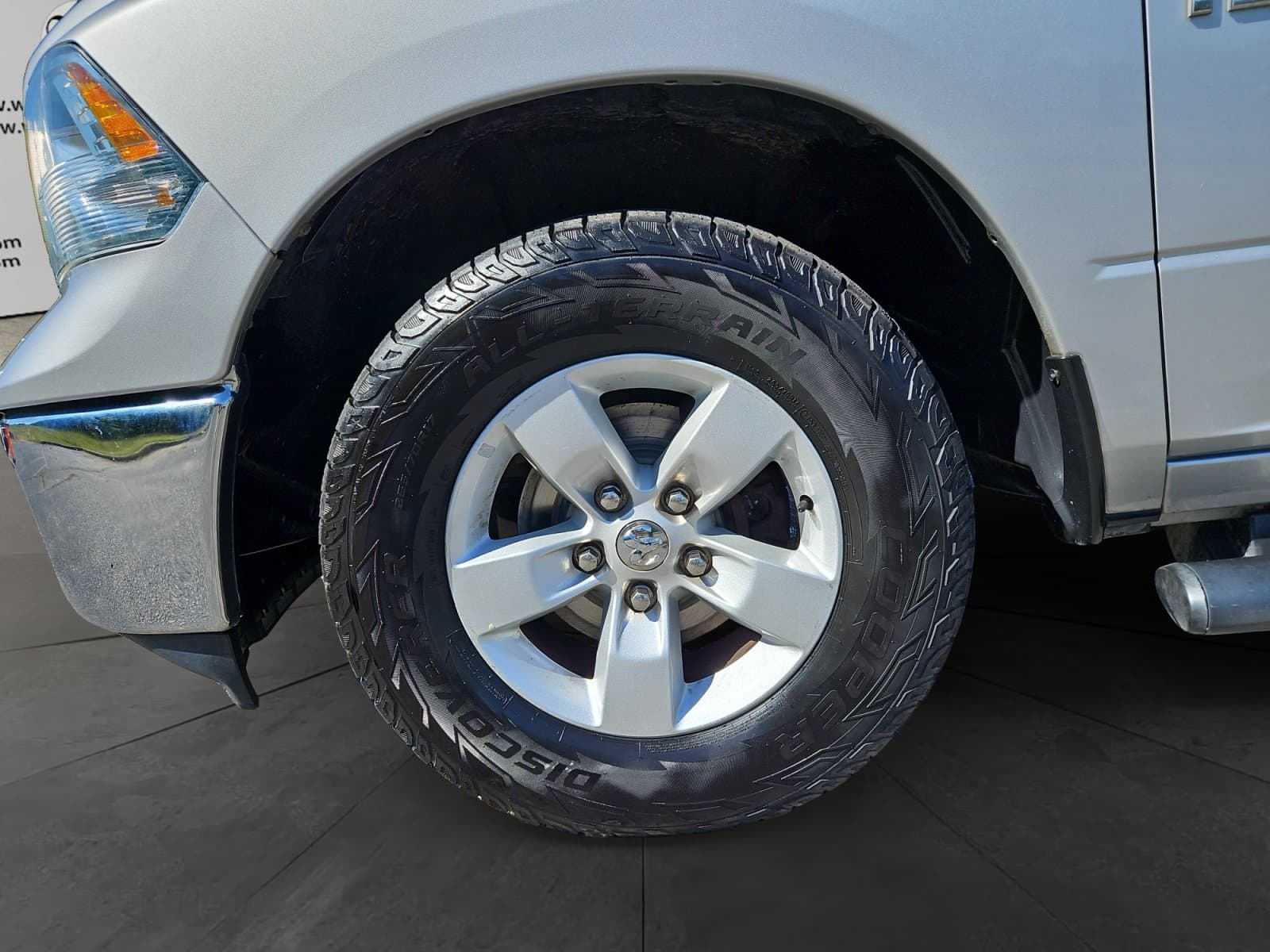 Pre-Owned 2017 Ram 1500 SLT - photo - 13