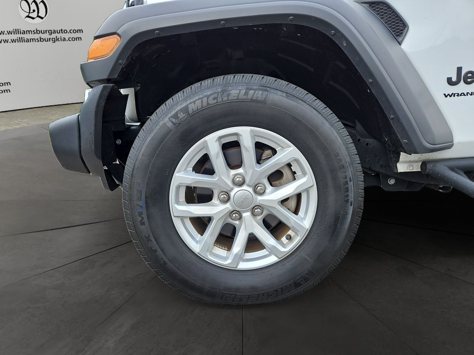 Pre-Owned 2023 Jeep Wrangler Sport S - photo - 13