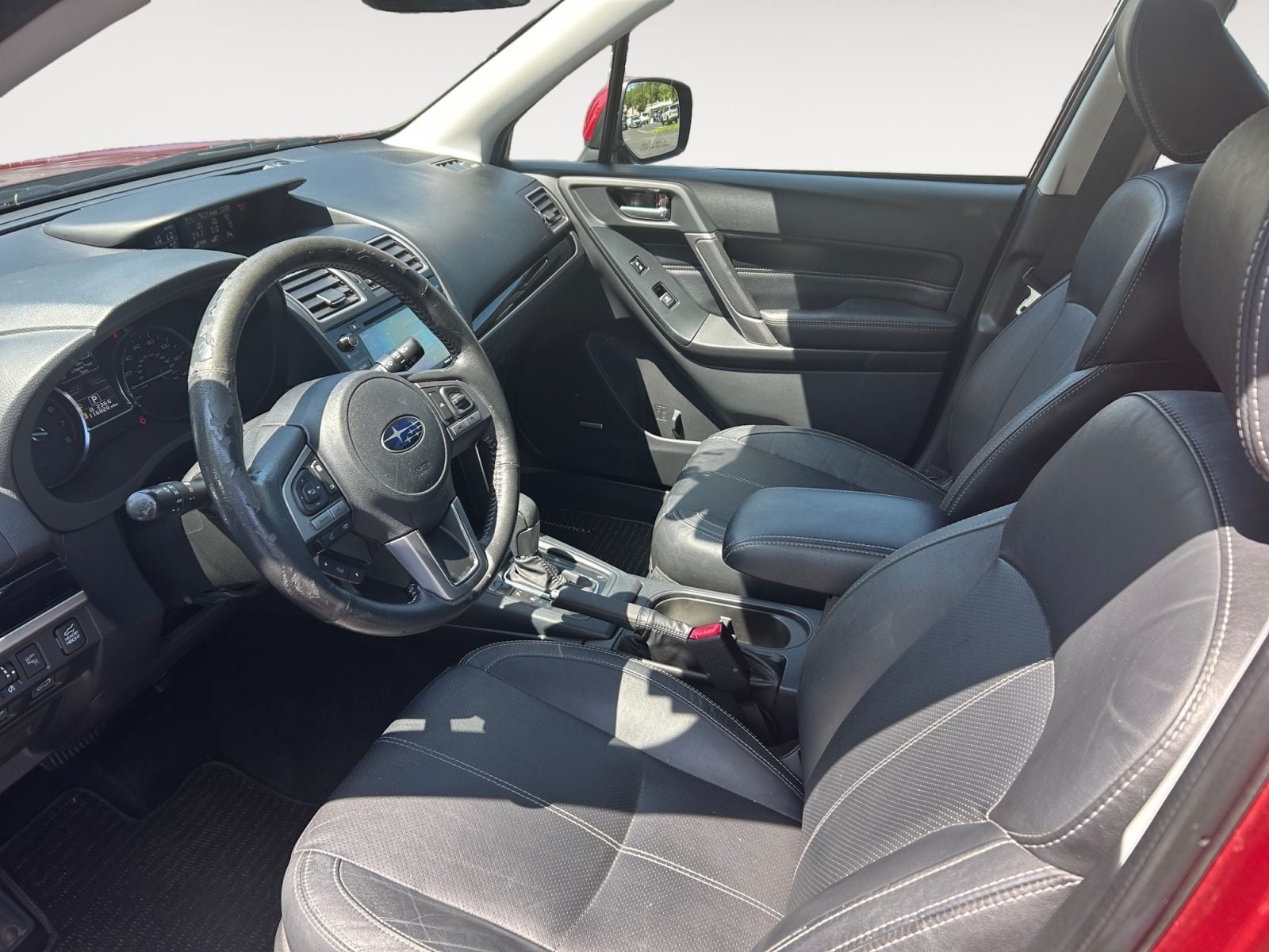 Pre-Owned 2017 Subaru Forester 2.5i Touring - photo - 8