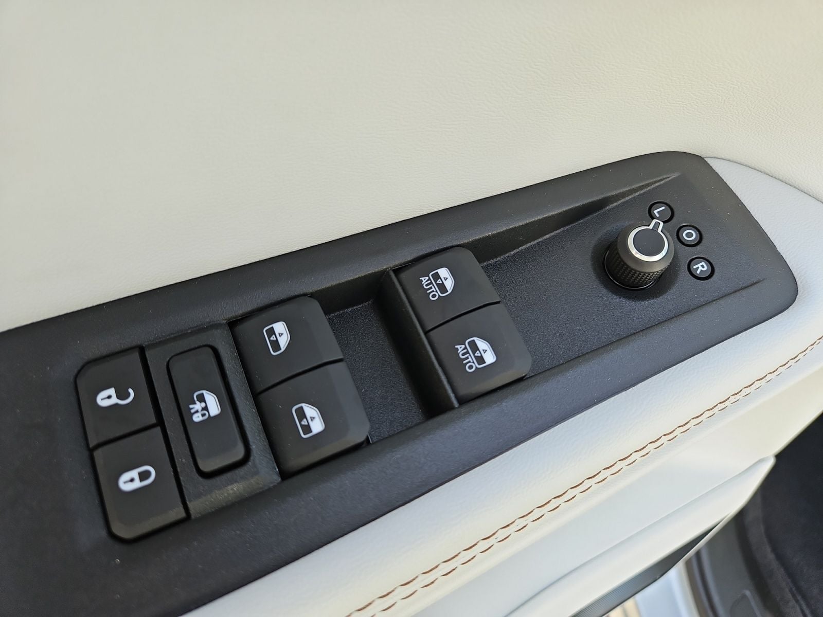 New 2026 Jeep Cherokee Limited - photo - 20