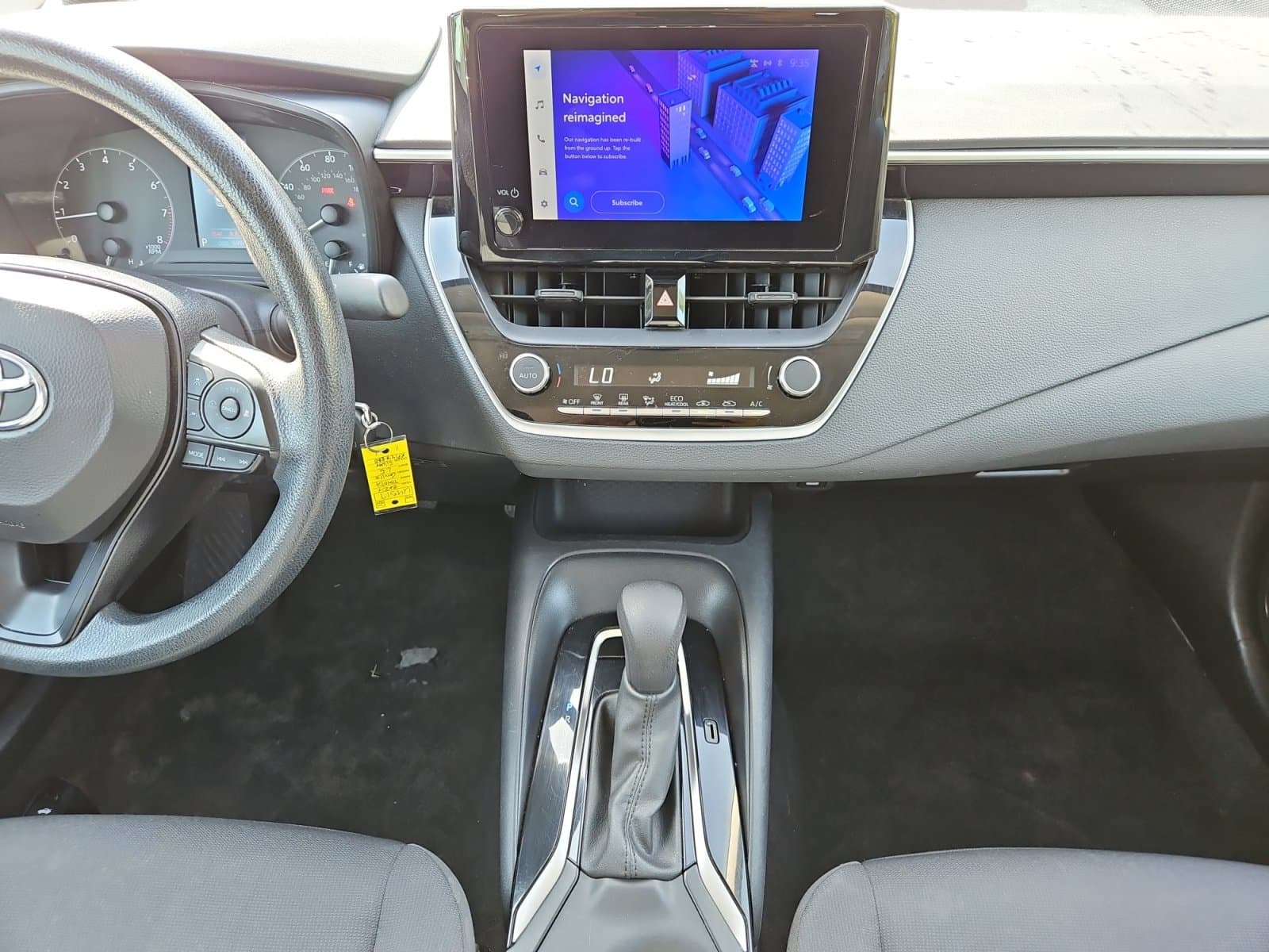 Pre-Owned 2024 Toyota Corolla LE - photo - 10
